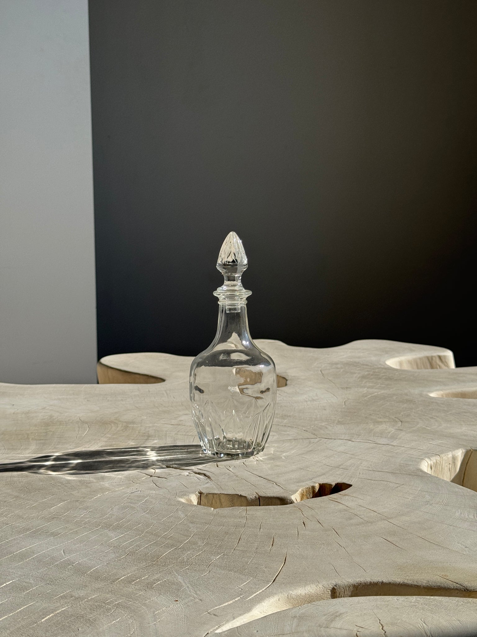 Petit flacon en verre avec bouchon