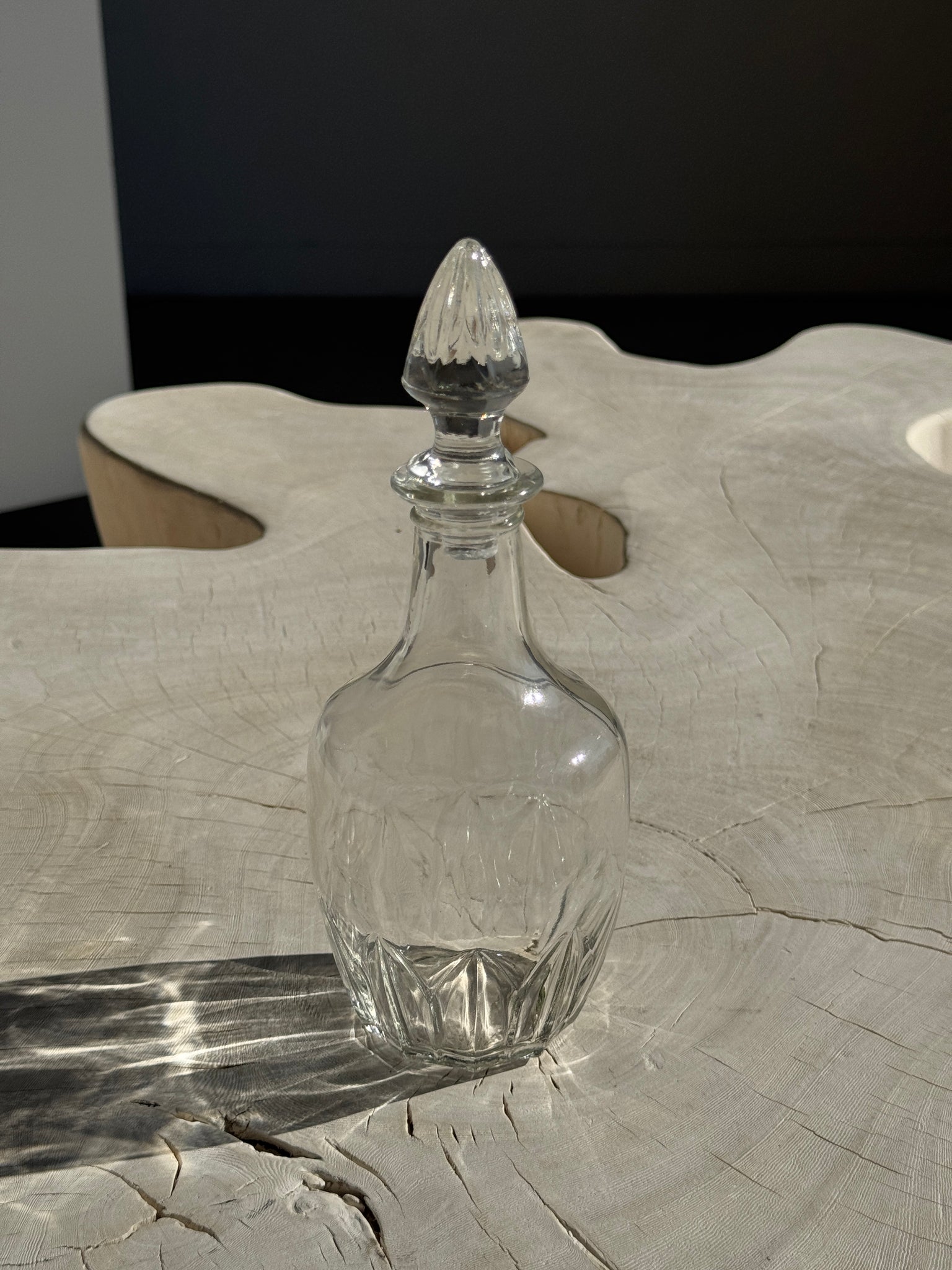 Petit flacon en verre avec bouchon