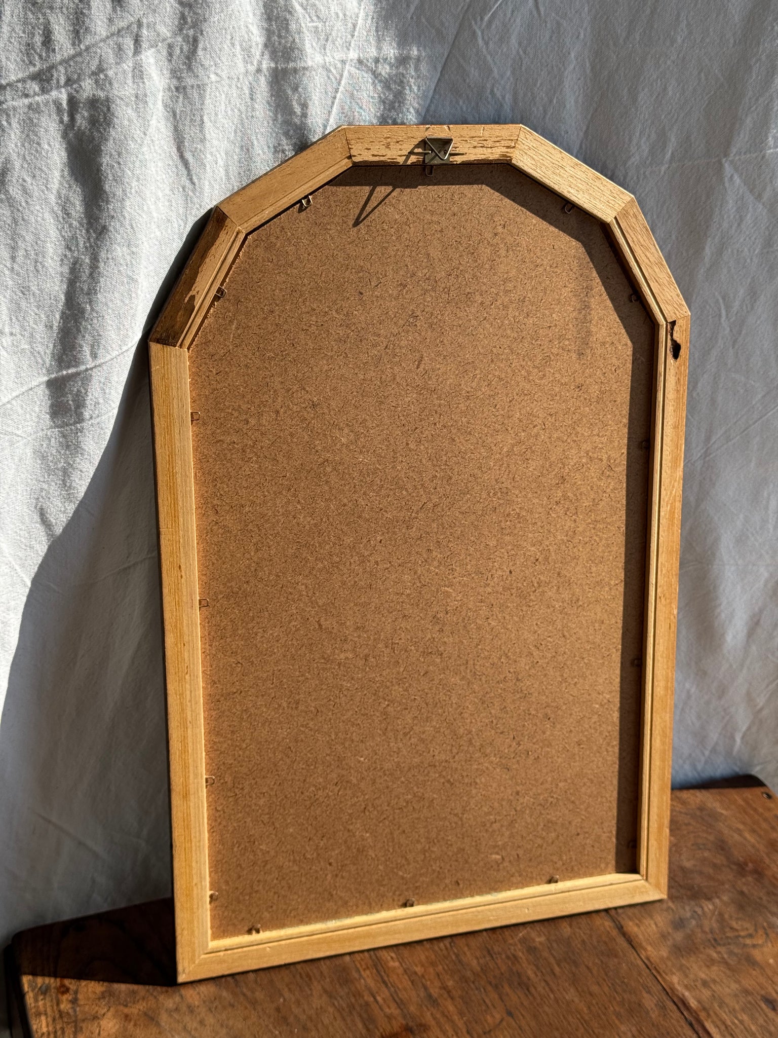 Petit miroir arrondi, cadre en bois, encadrement doré H49,5