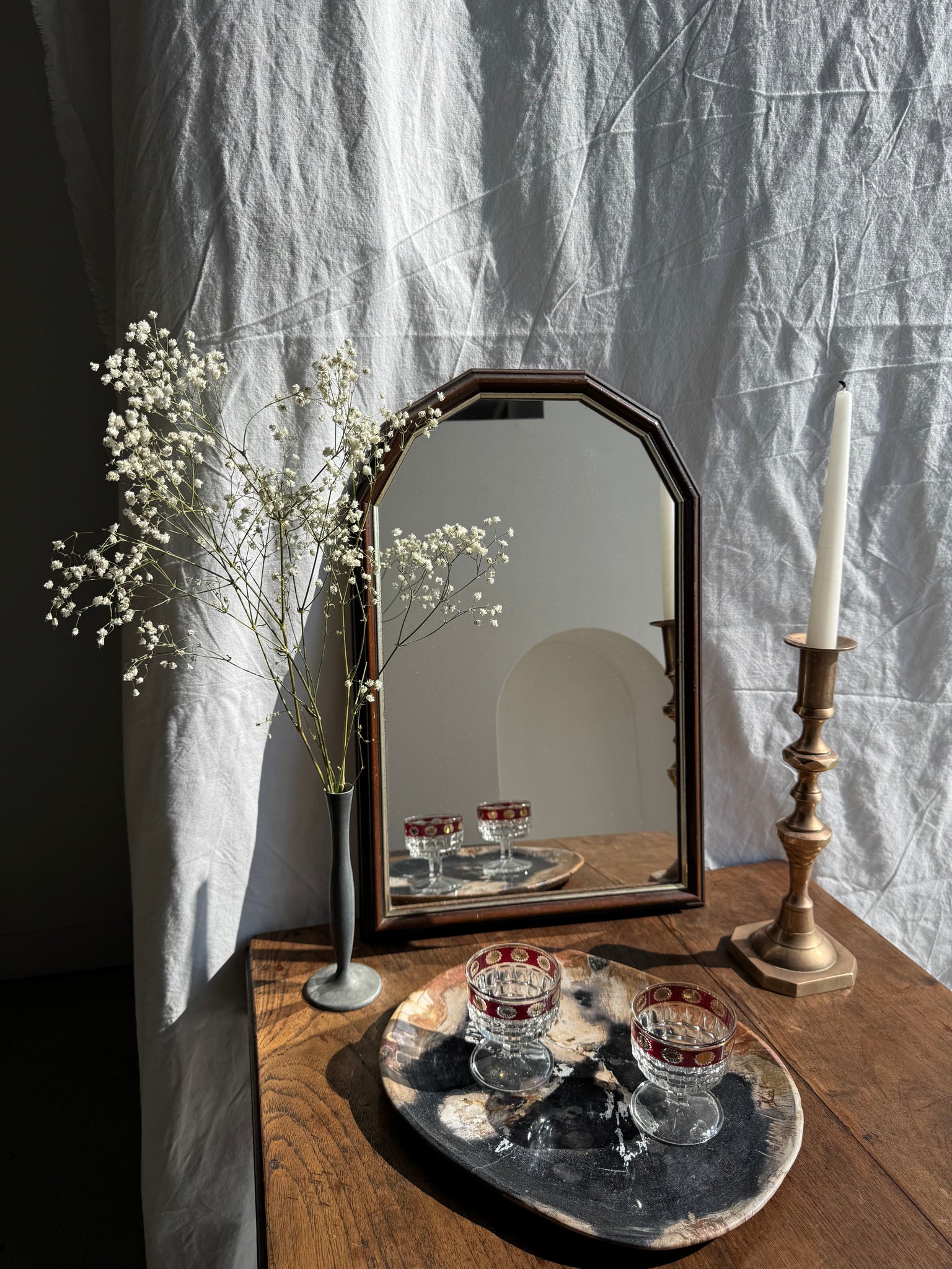Petit miroir arrondi, cadre en bois, encadrement doré H49,5