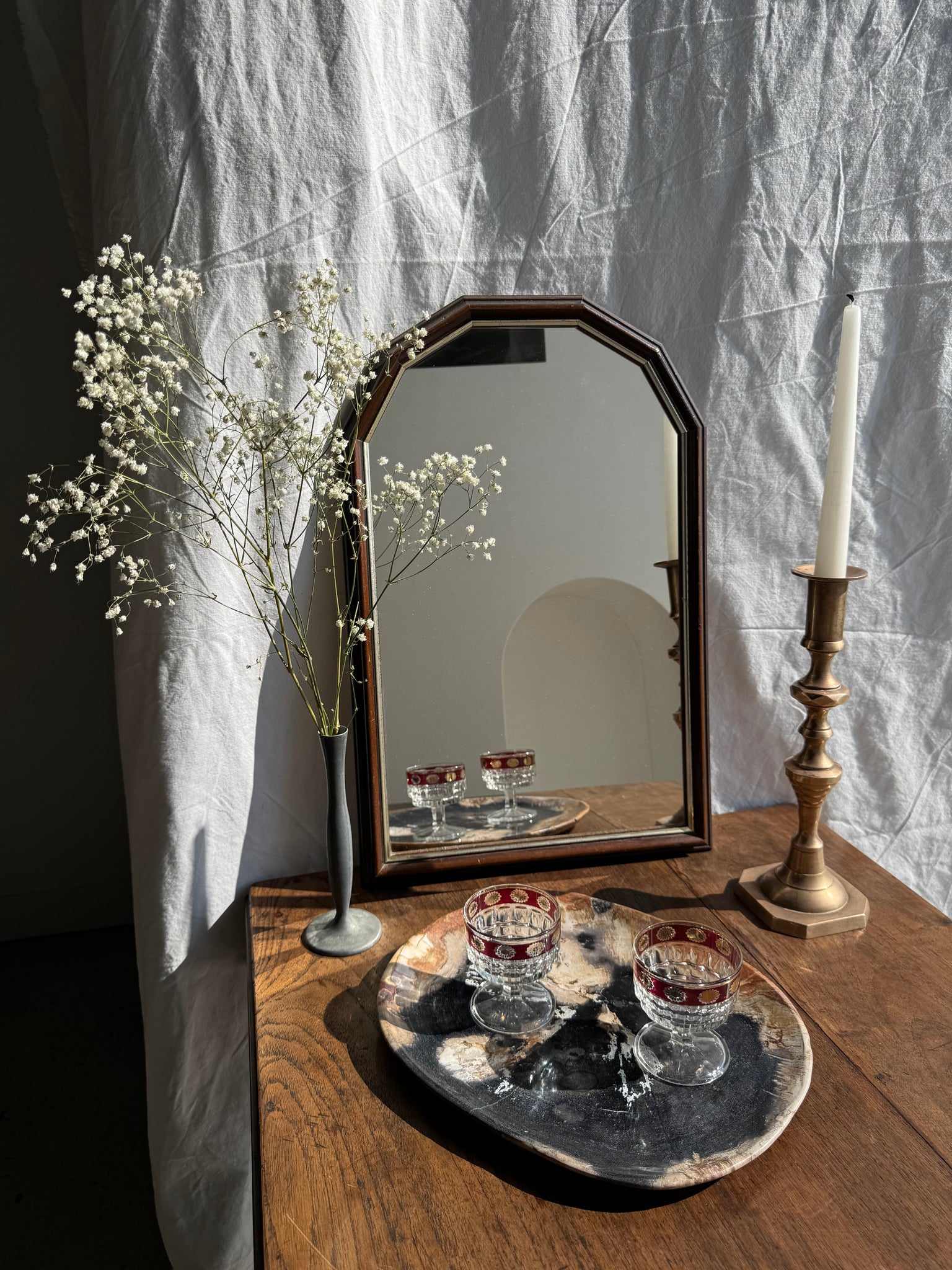 Petit miroir arrondi, cadre en bois, encadrement doré H49,5