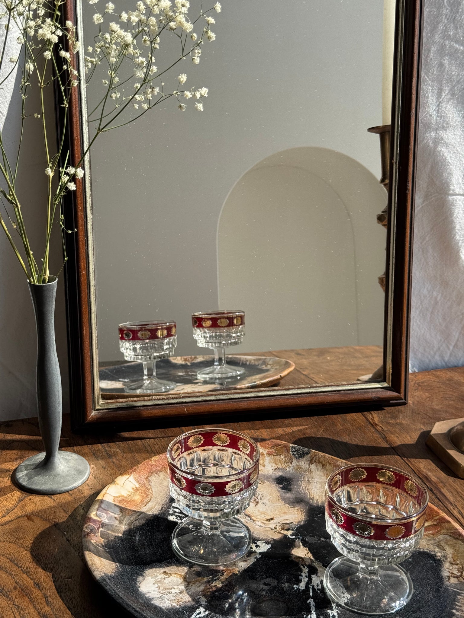 Petit miroir arrondi, cadre en bois, encadrement doré H49,5