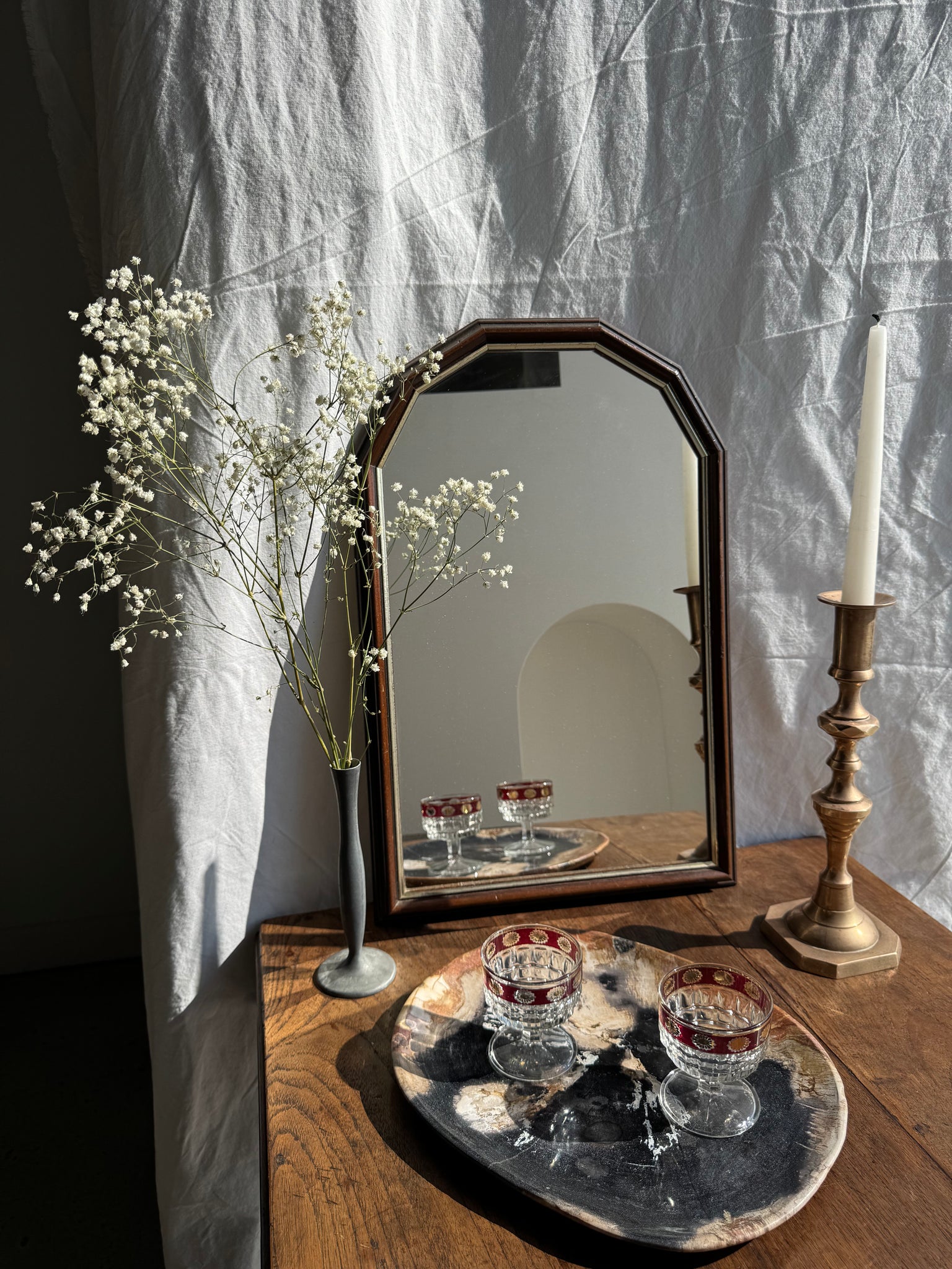 Petit miroir arrondi, cadre en bois, encadrement doré H49,5