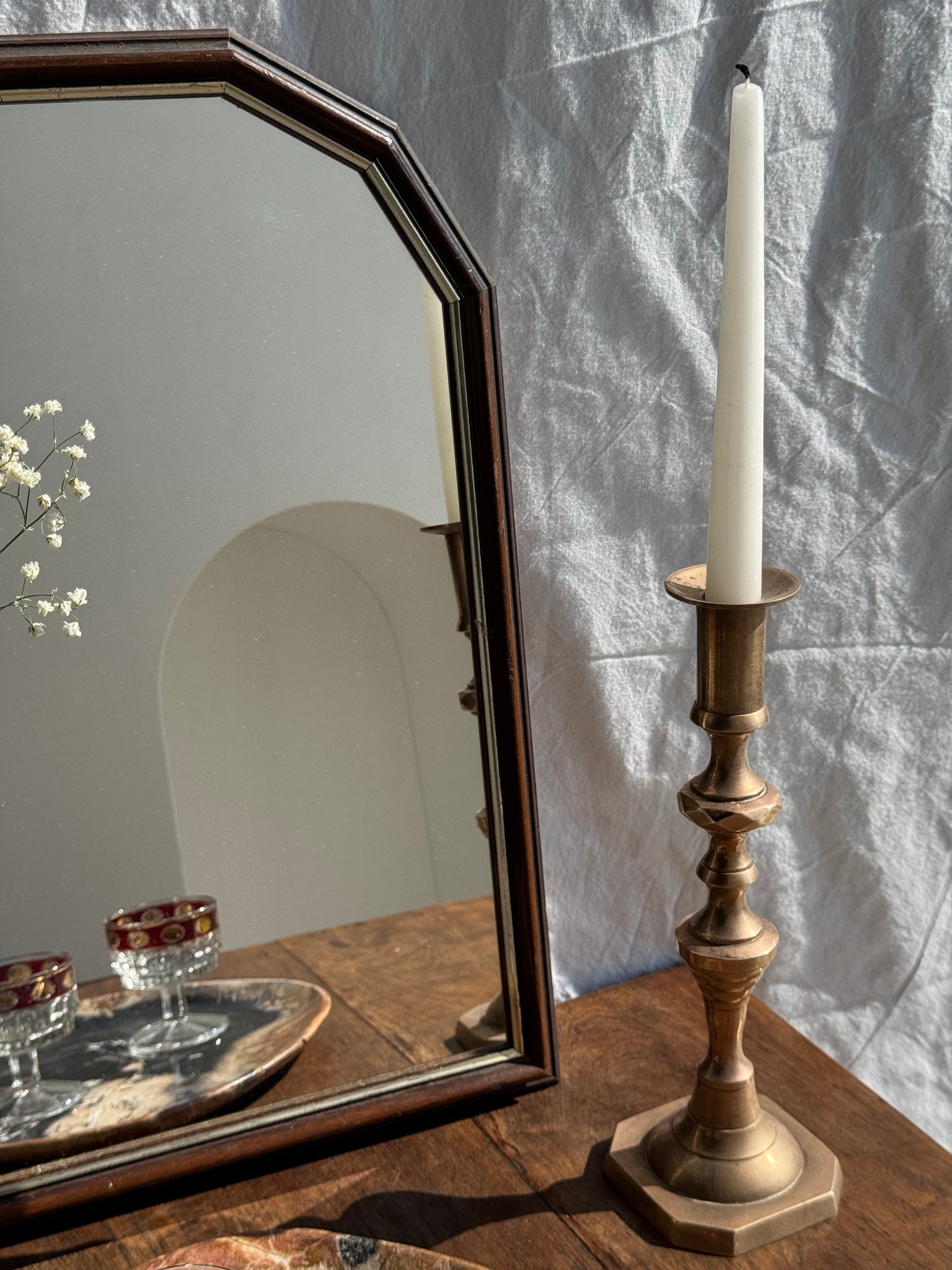 Petit miroir arrondi, cadre en bois, encadrement doré H49,5