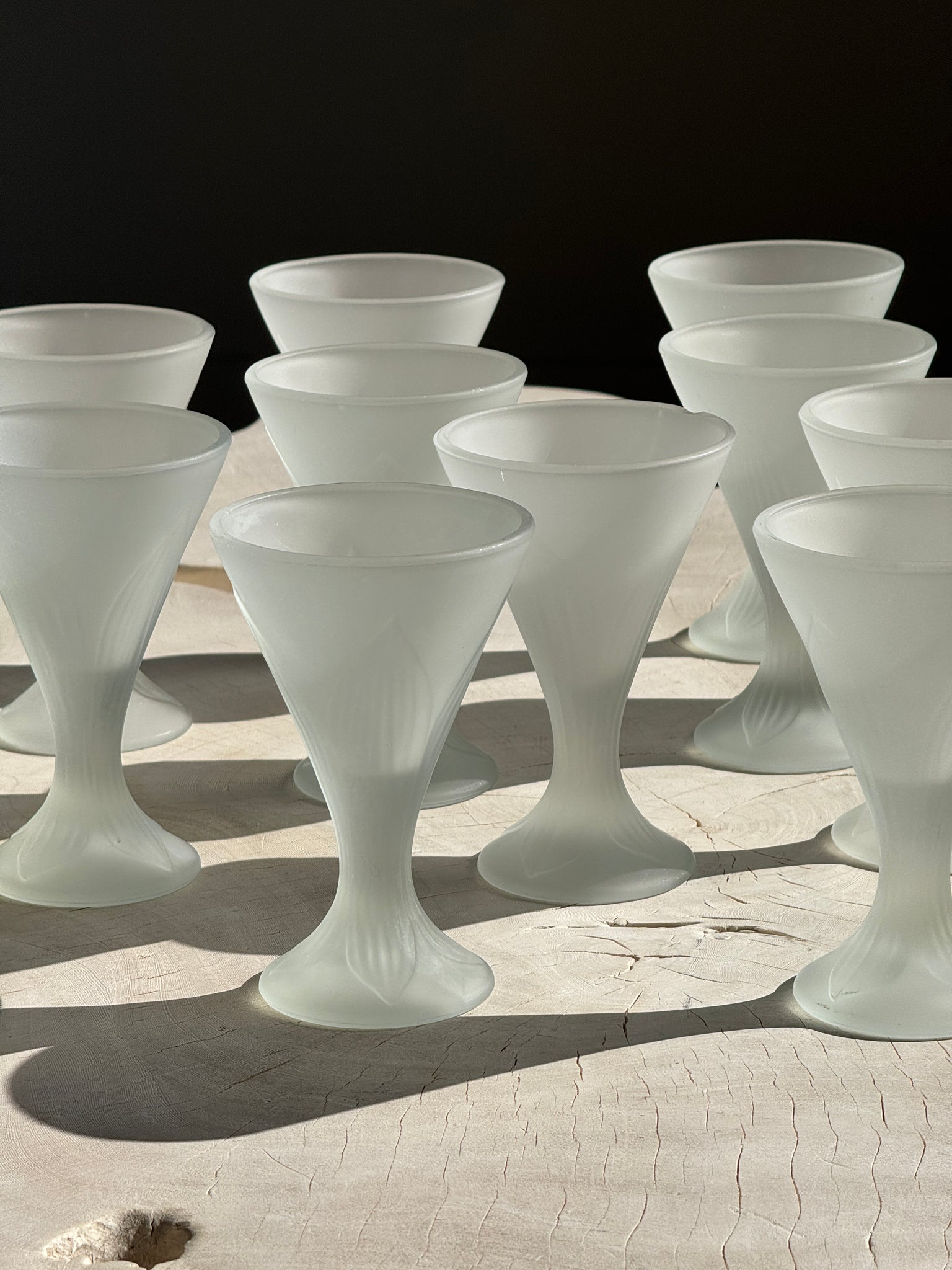 12 coupes à glace vintage en verre mat