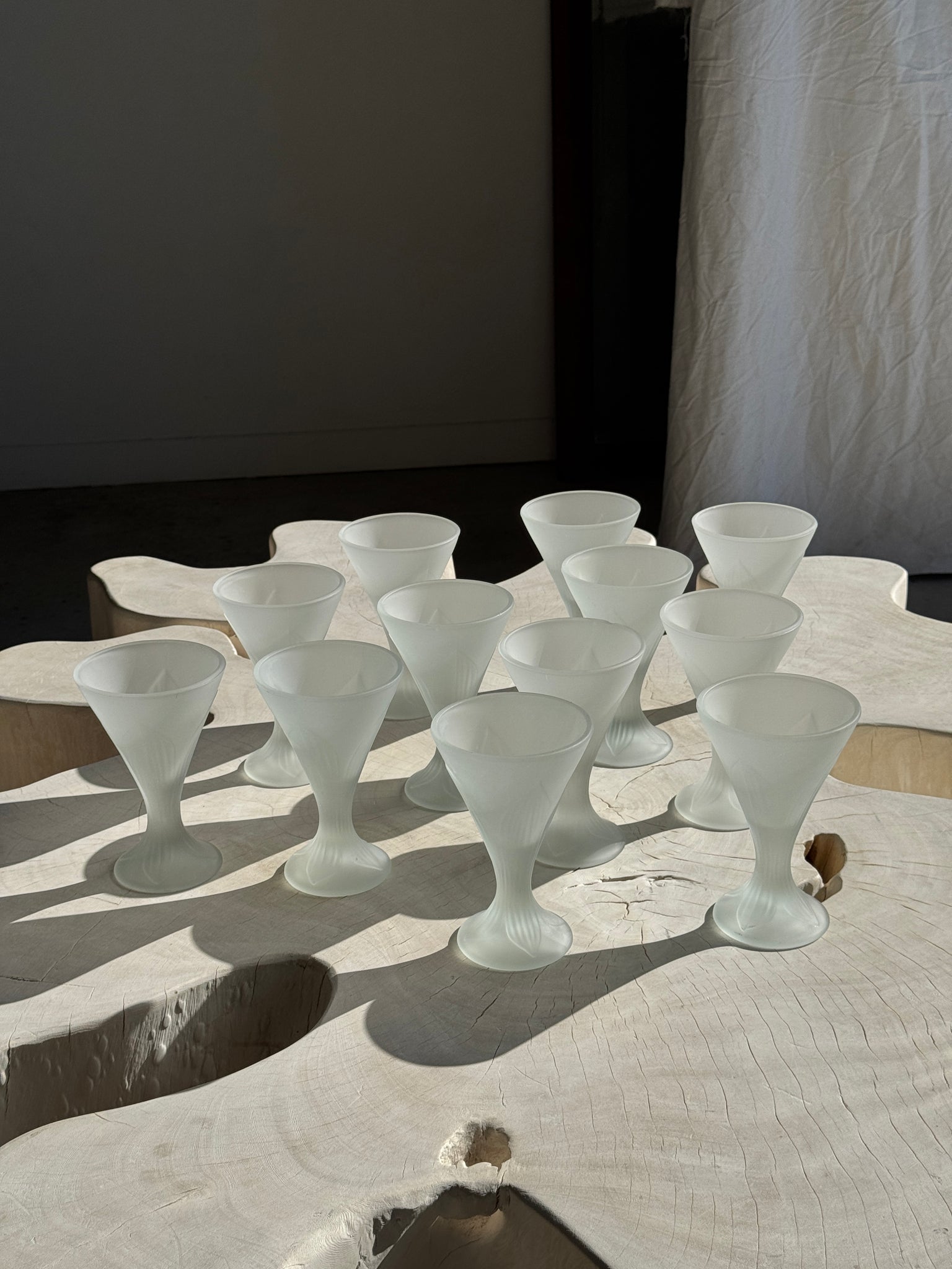 12 coupes à glace vintage en verre mat