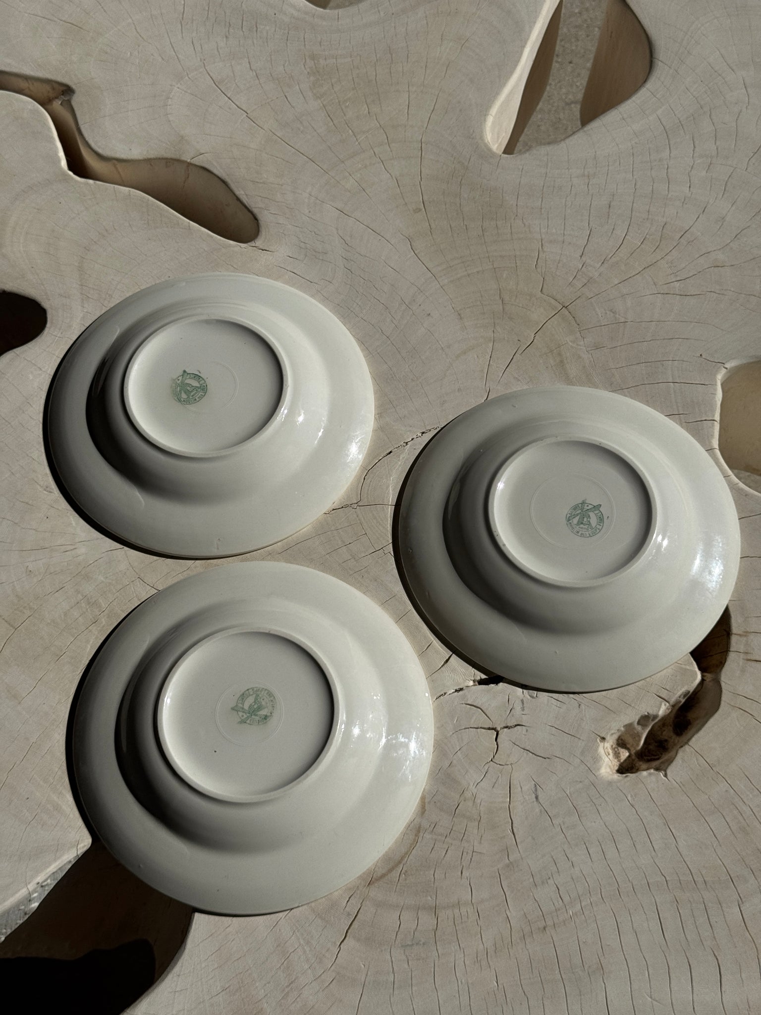 Lot de 3 assiettes creuses Moulin des Loups à motif de fleur rose et liseré doré D23