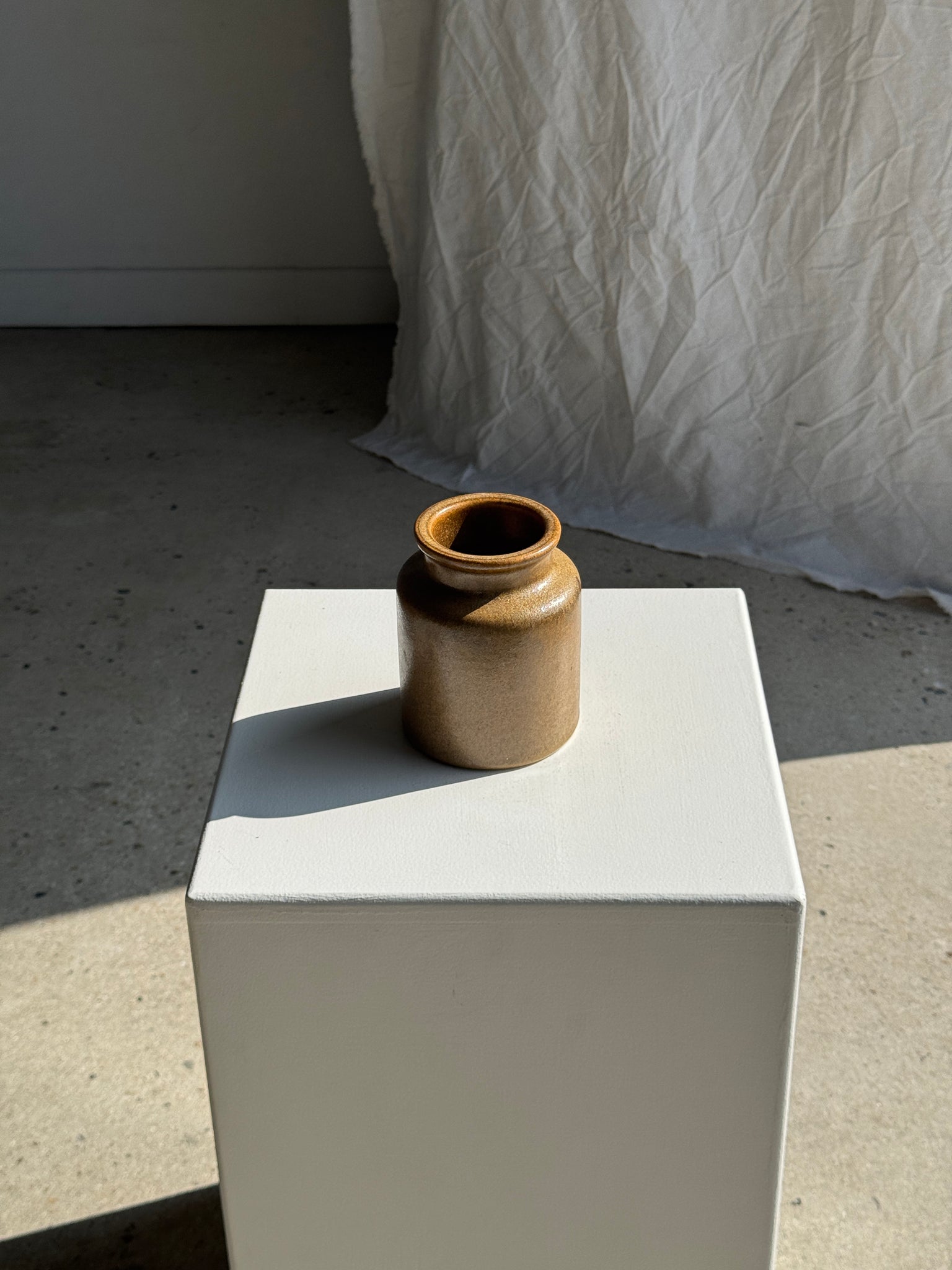 Pot à moutarde ancien brun en grès H12,5