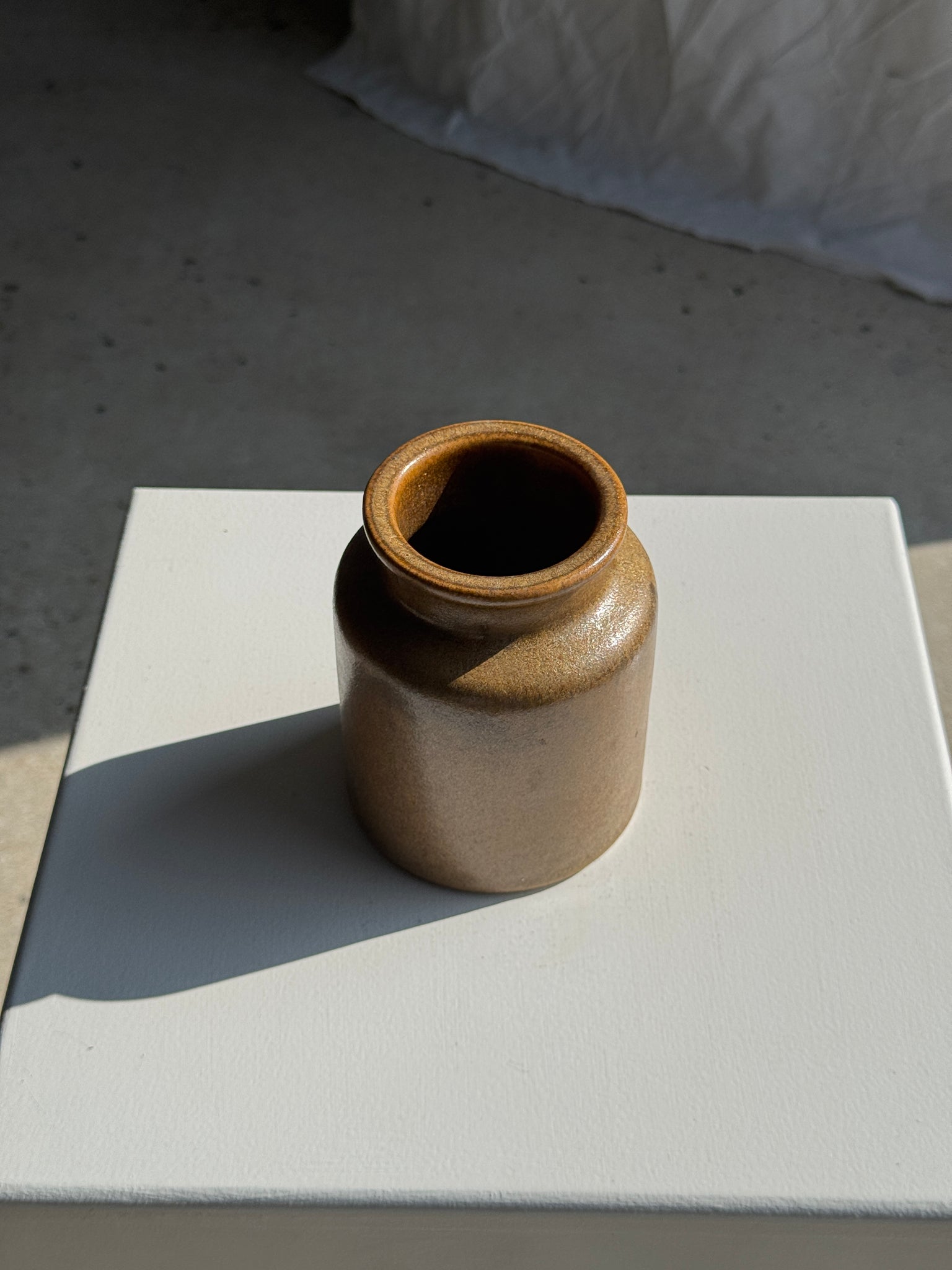 Pot à moutarde ancien brun en grès H12,5