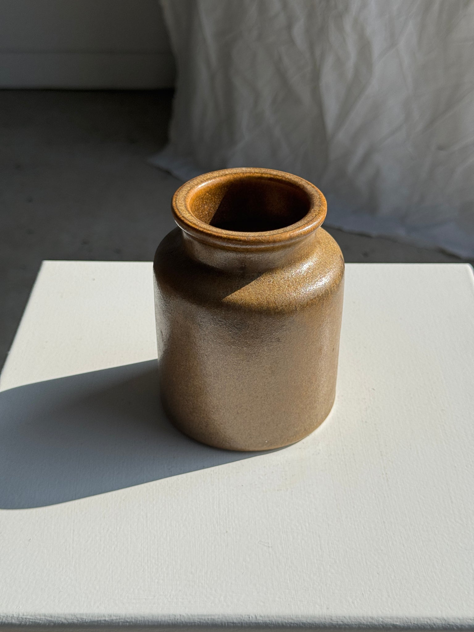 Pot à moutarde ancien brun en grès H12,5