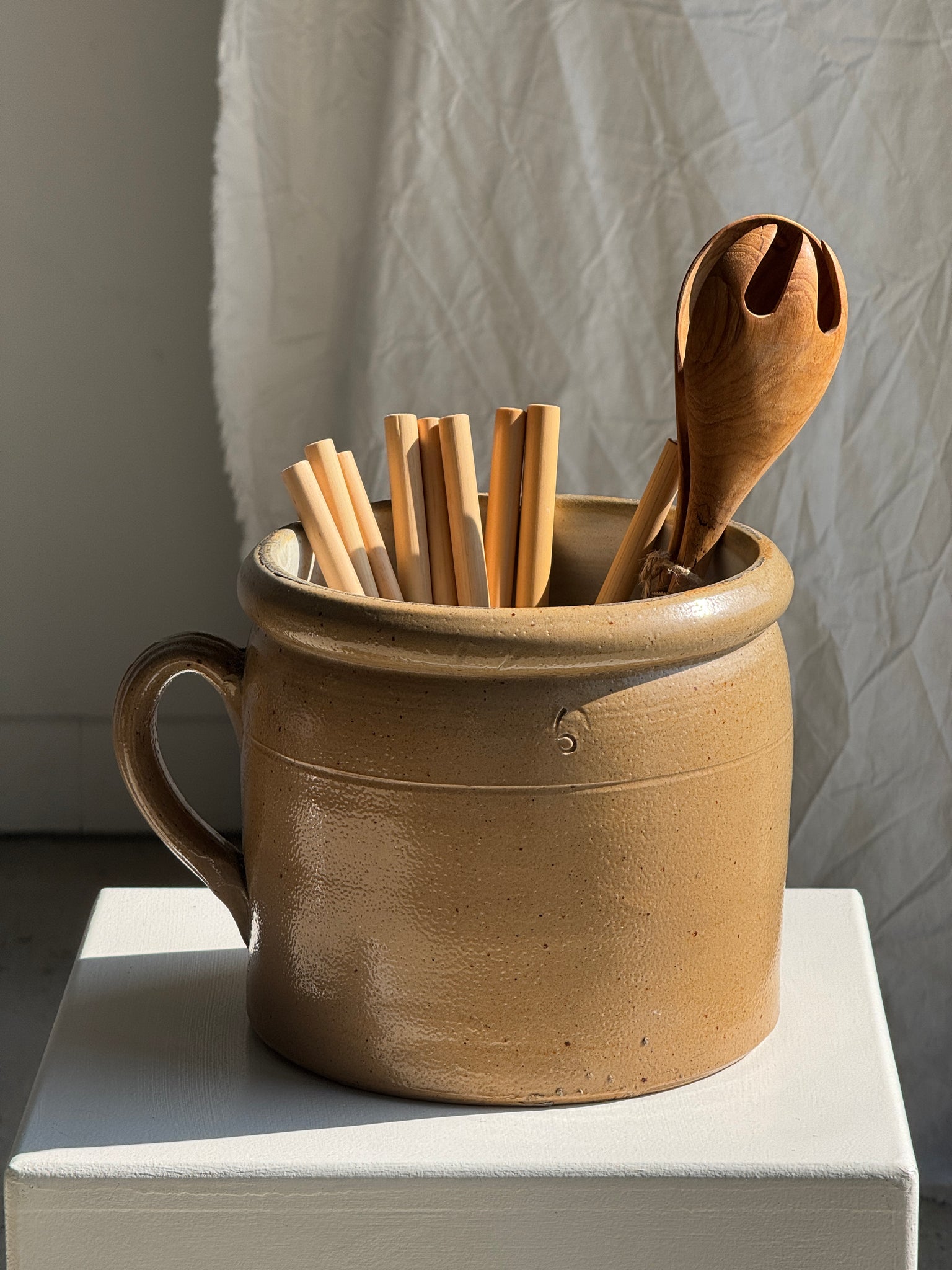 Grand pot en grès à anse H17,5