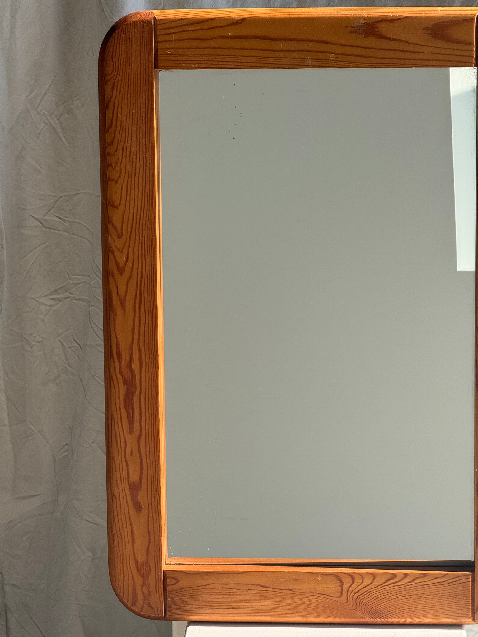 Miroir en pin bords arrondis 66x45
