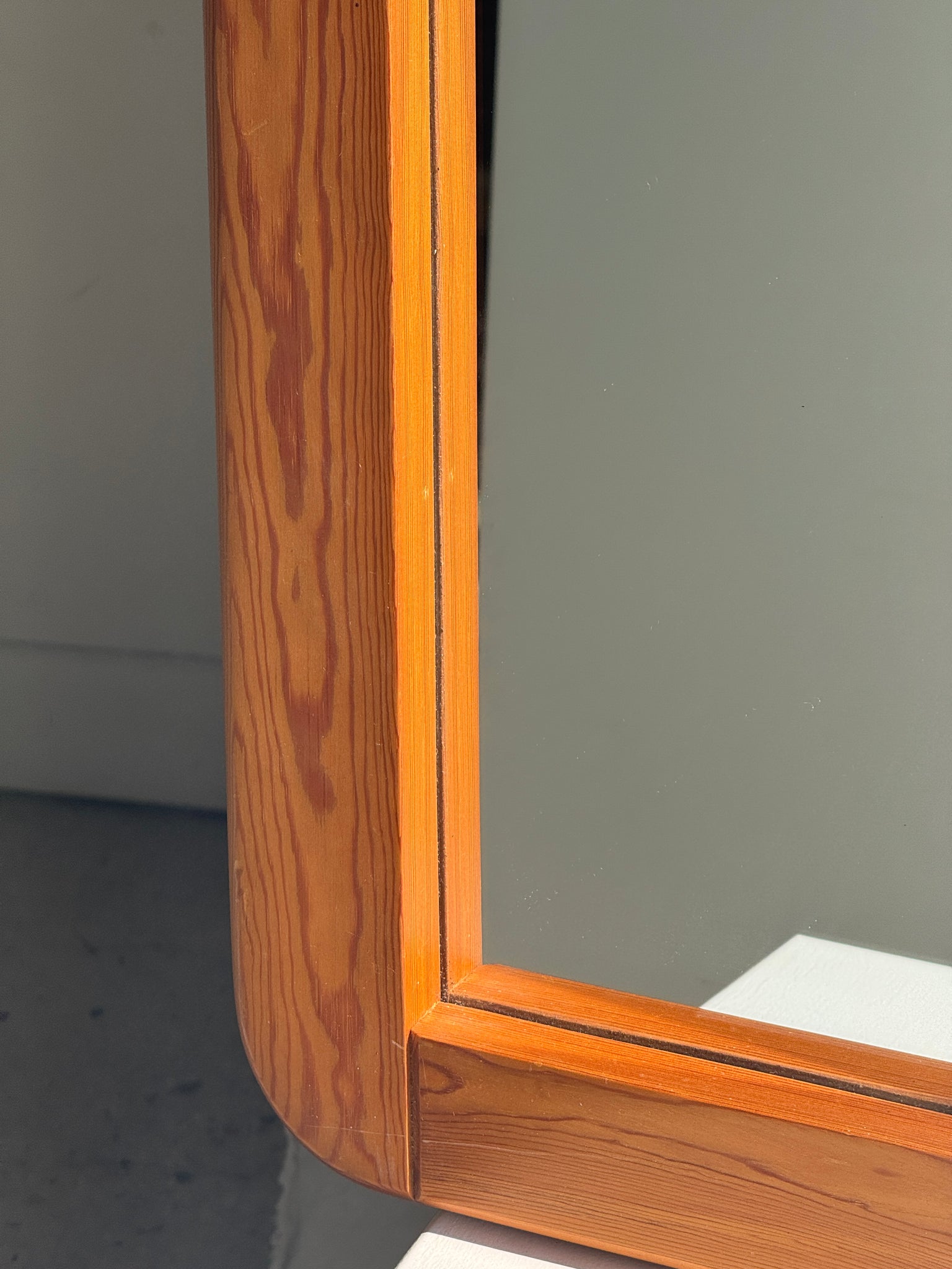 Miroir en pin bords arrondis 66x45