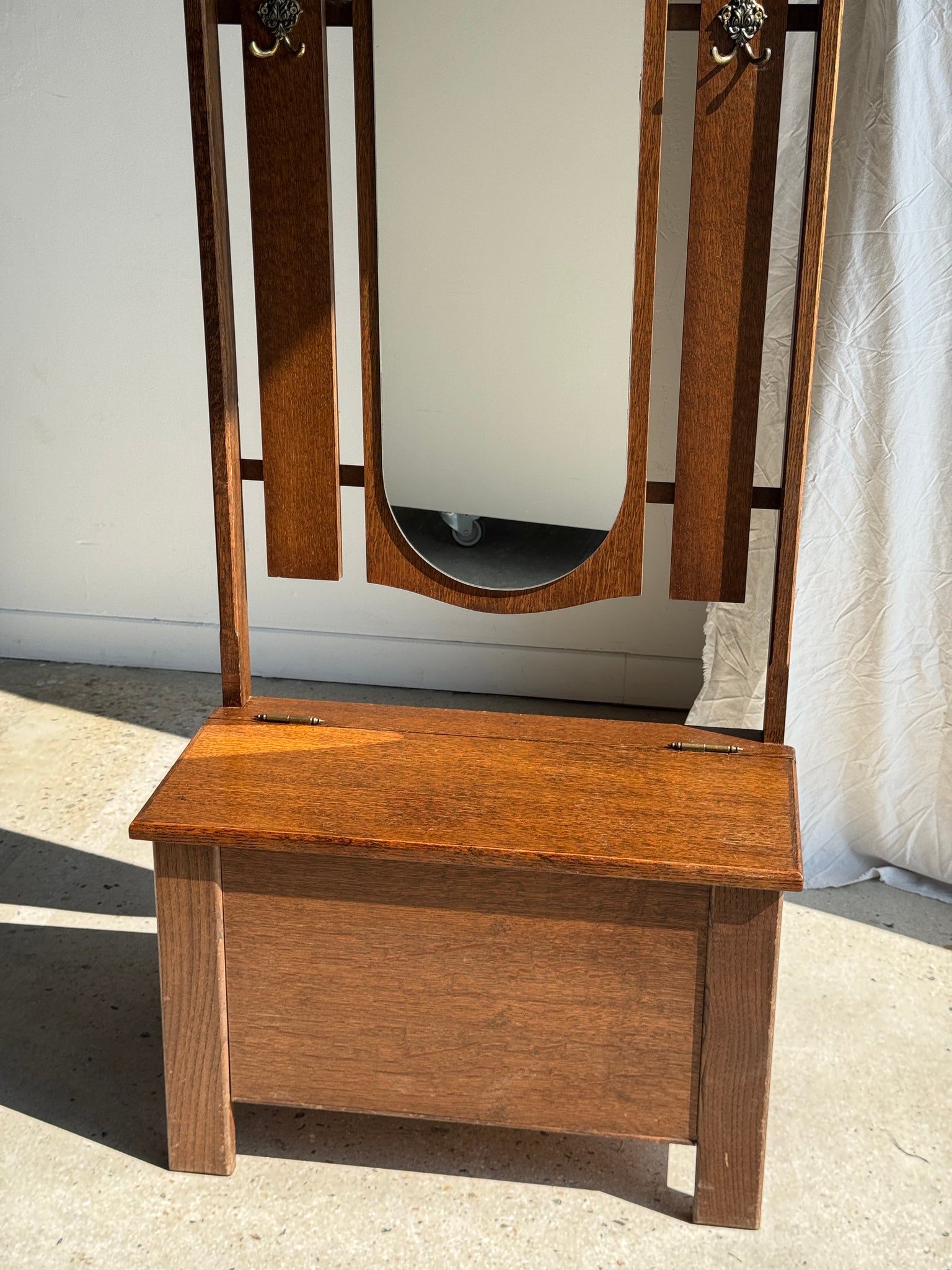 Meuble porte-manteau avec miroir, patères et petit coffre H182 L65 P33