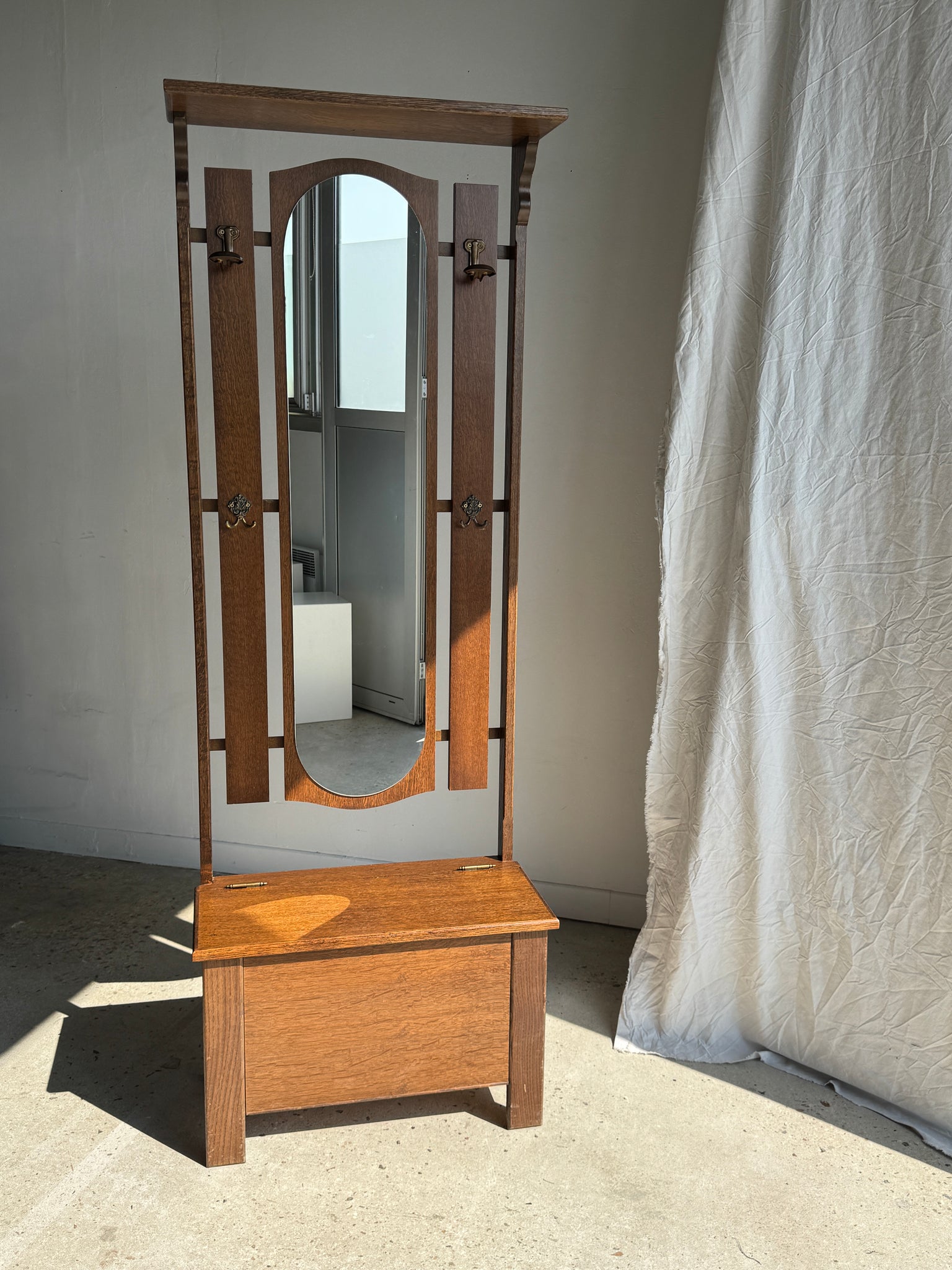 Meuble porte-manteau avec miroir, patères et petit coffre H182 L65 P33