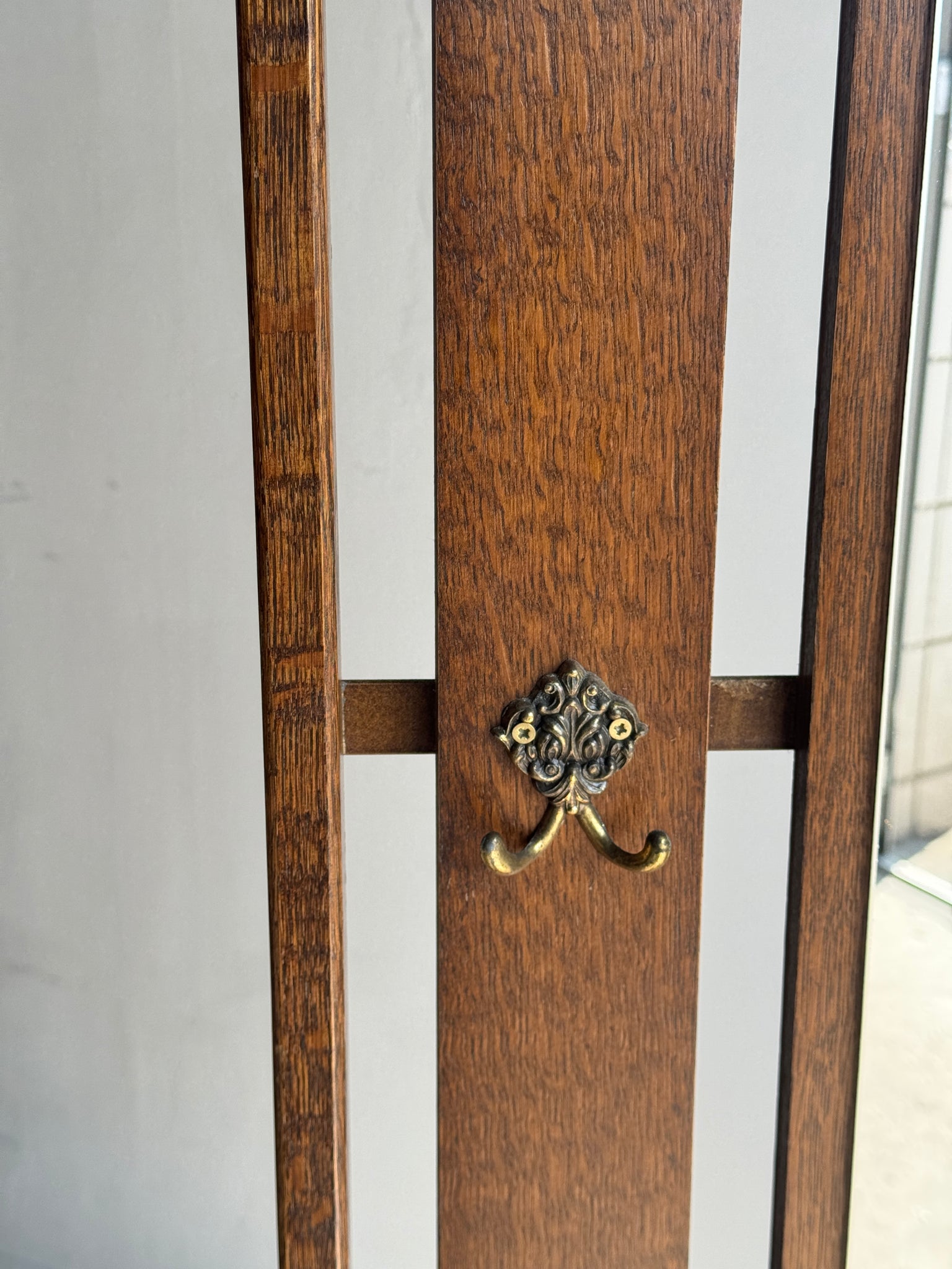 Meuble porte-manteau avec miroir, patères et petit coffre H182 L65 P33
