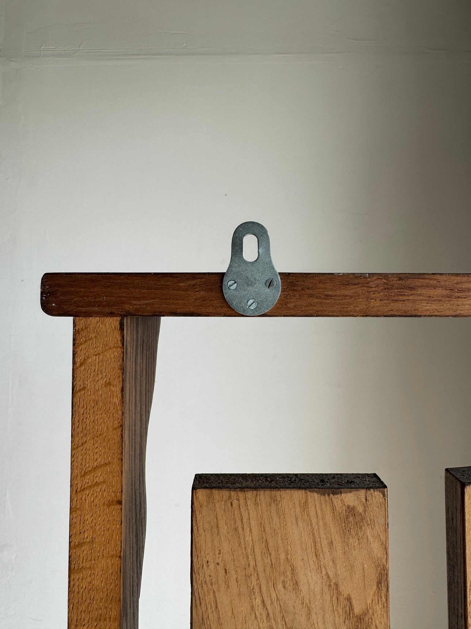 Meuble porte-manteau avec miroir, patères et petit coffre H182 L65 P33
