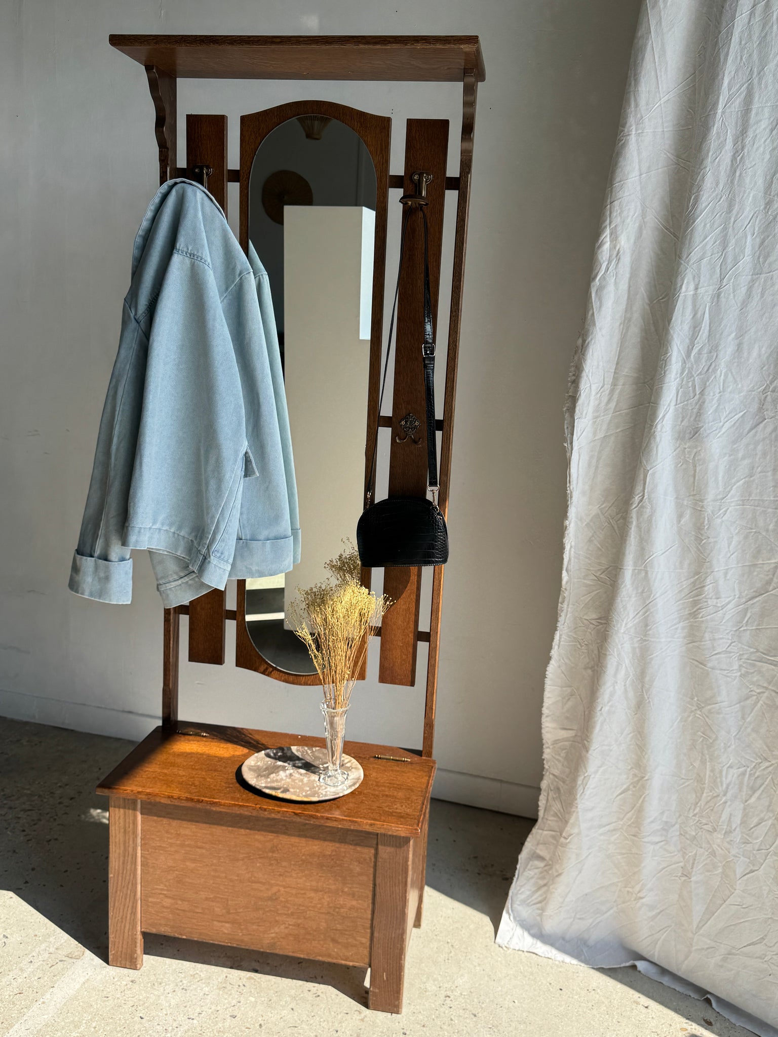 Meuble porte-manteau avec miroir, patères et petit coffre H182 L65 P33