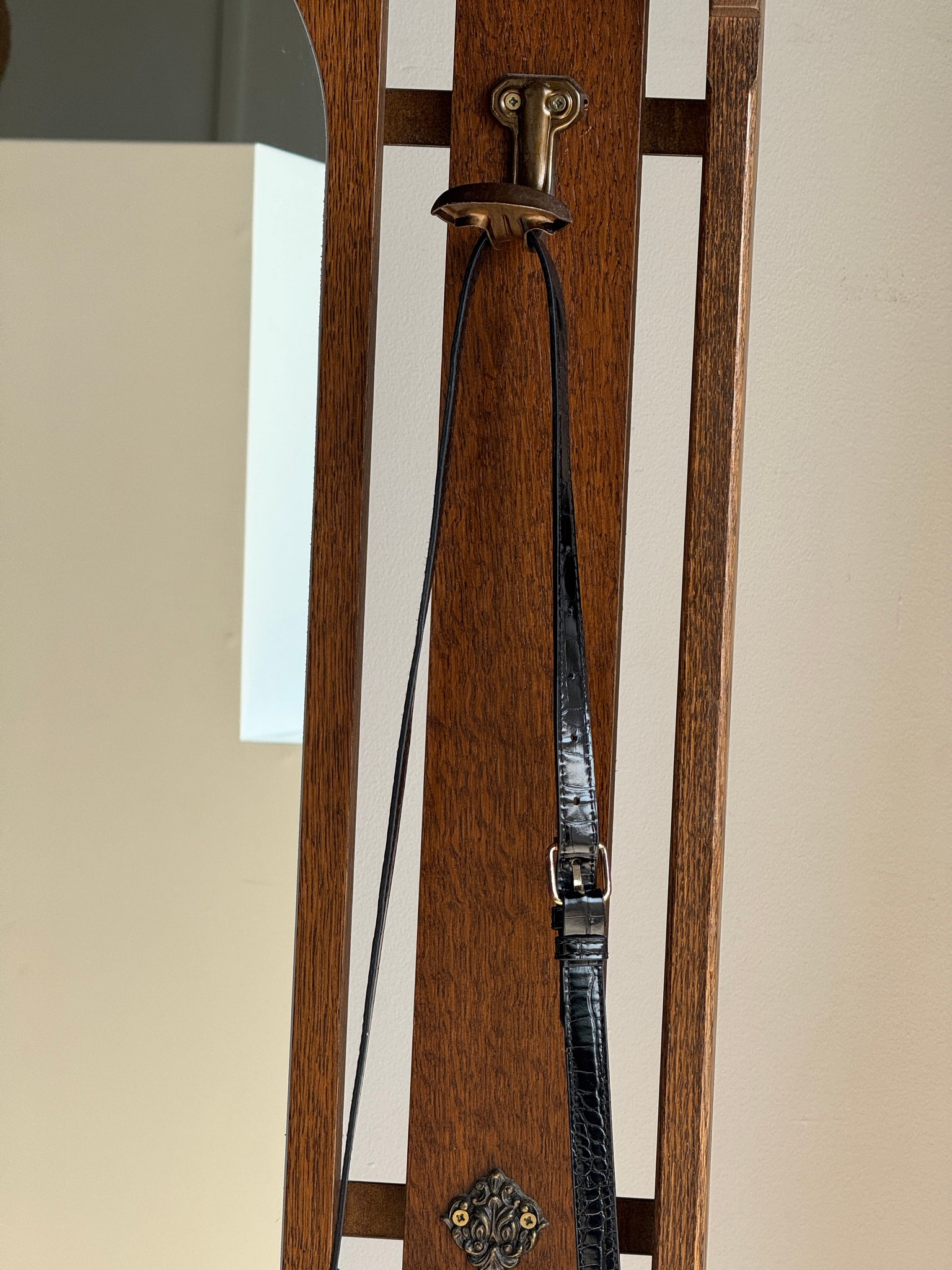 Meuble porte-manteau avec miroir, patères et petit coffre H182 L65 P33