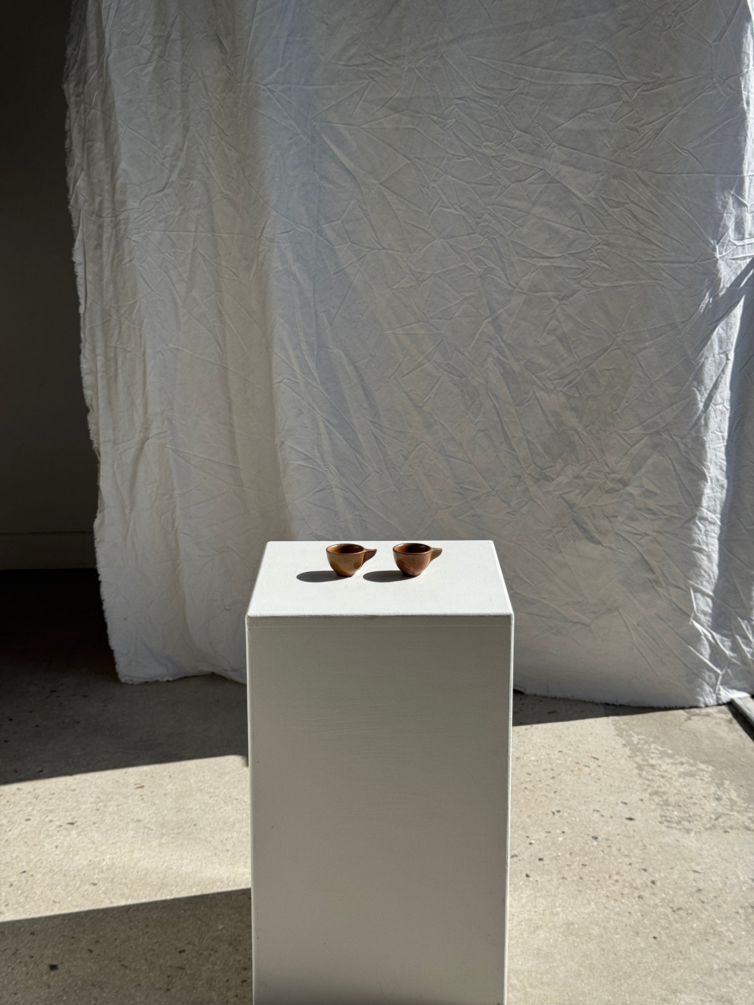 Paire de mini tasses en grès