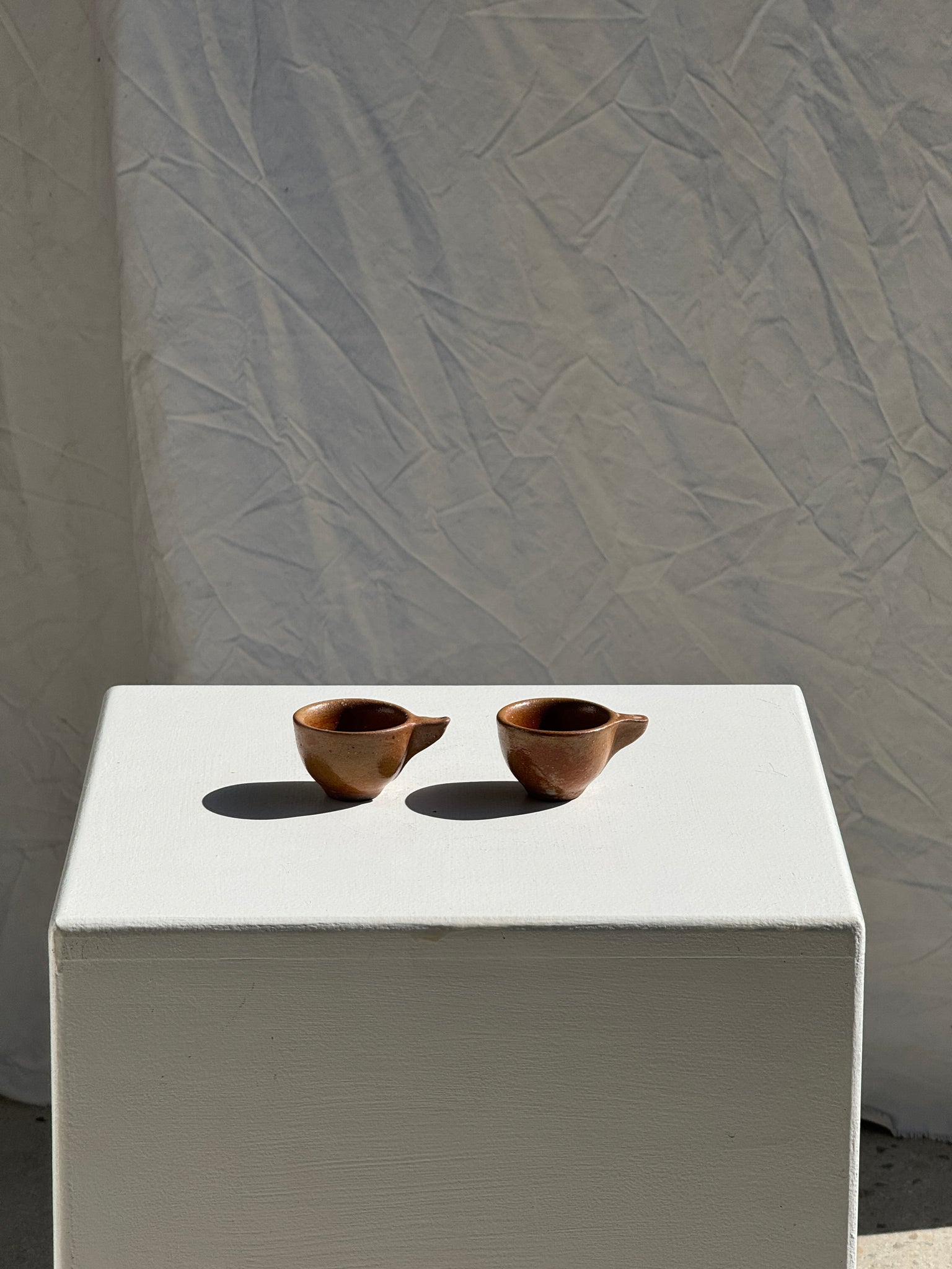 Paire de mini tasses en grès