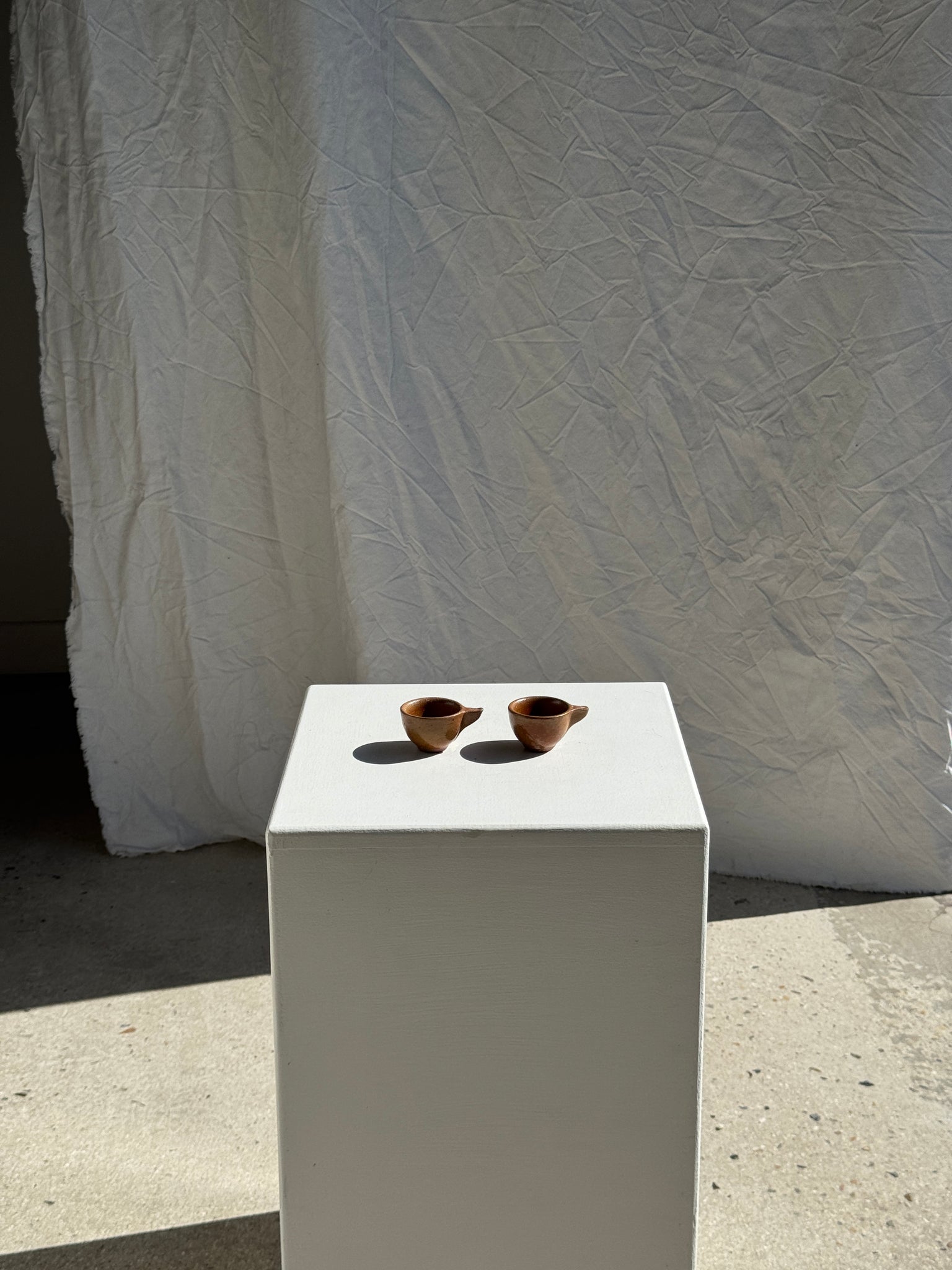 Paire de mini tasses en grès