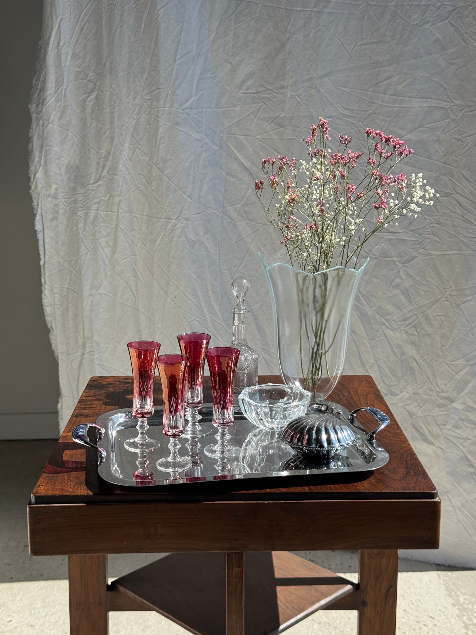 Lot de 4 petites flûtes à champagne en verre rouge H15,6