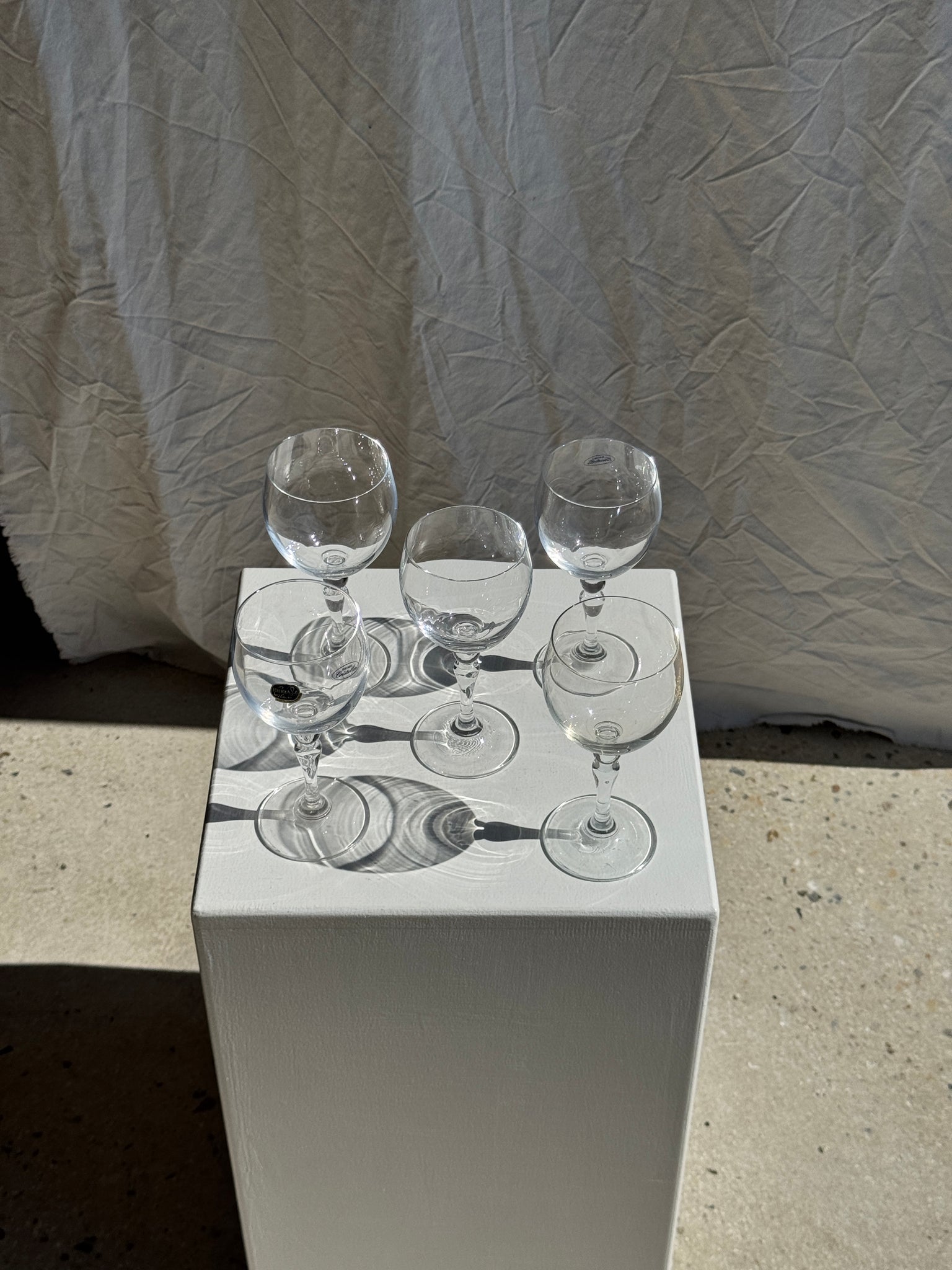 Lot de 5 verres à vin en cristal de bohème pied boule H16