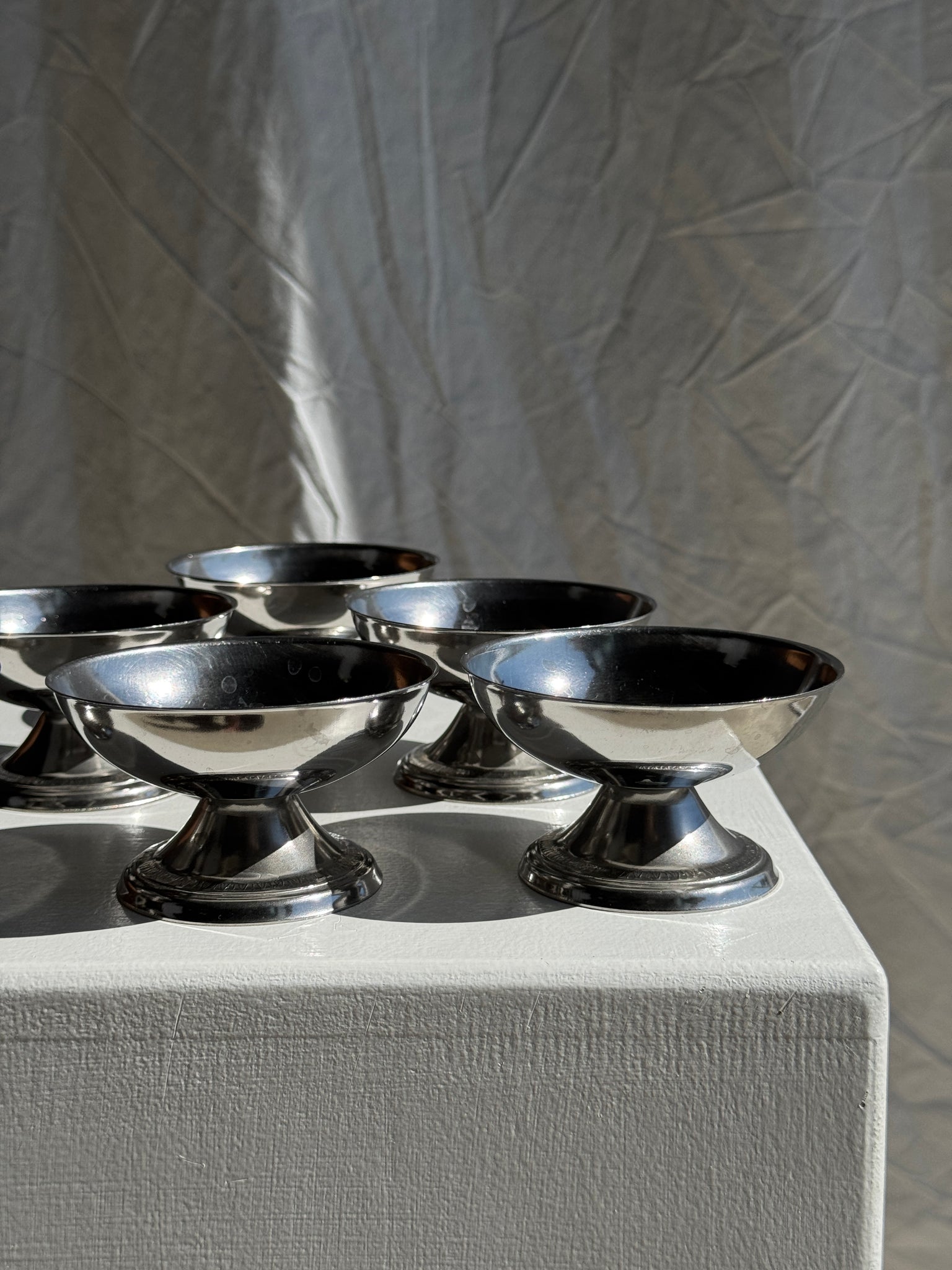 Lot de 6 petites coupes à glace en métal à motifs de frise