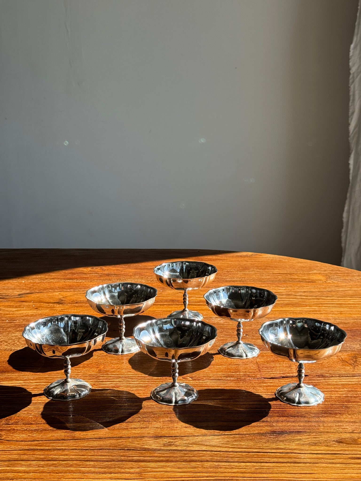 Lot de 6 coupes à glace en métal sur pied en forme de fleur
