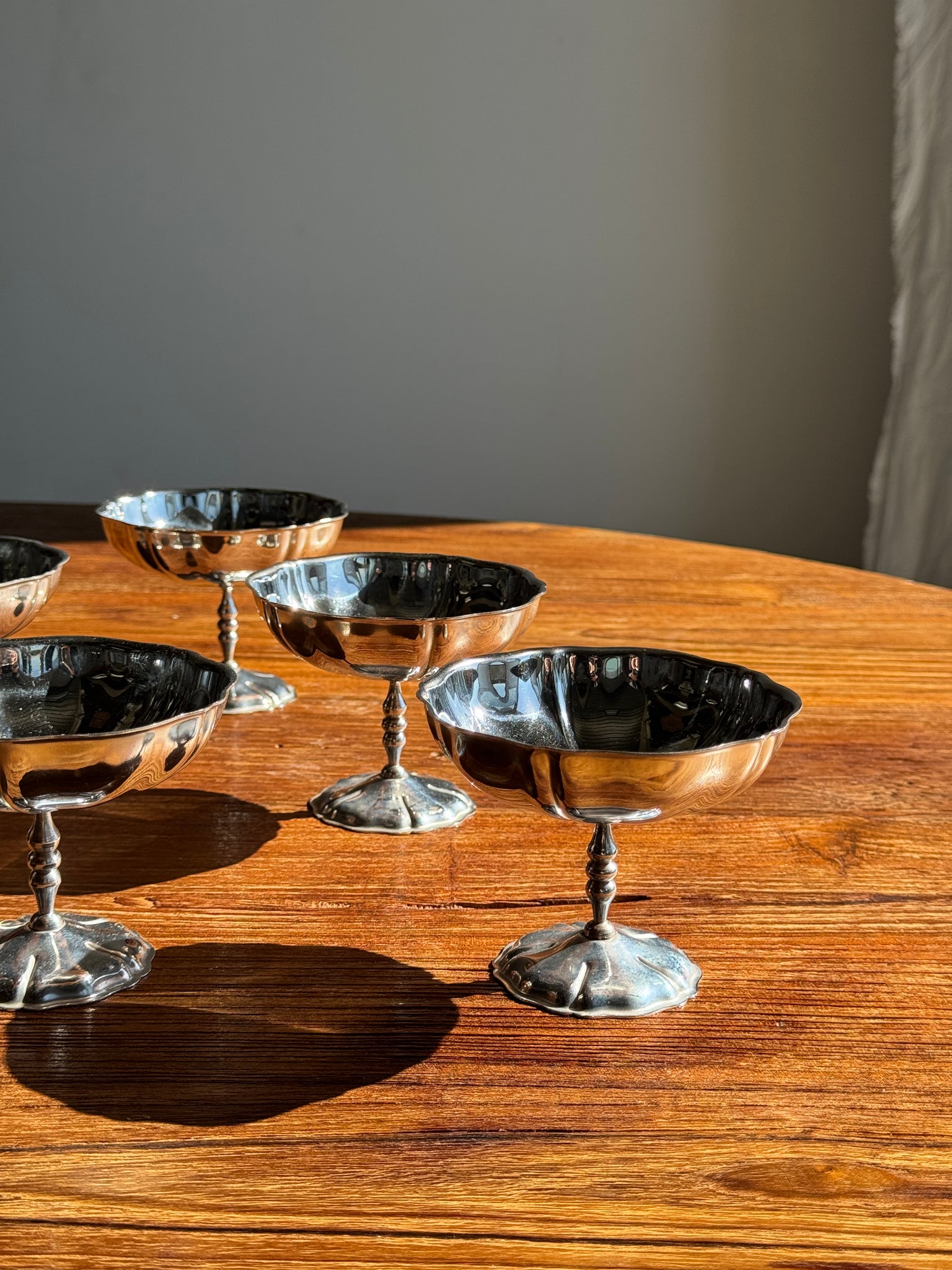 Lot de 6 coupes à glace en métal sur pied en forme de fleur
