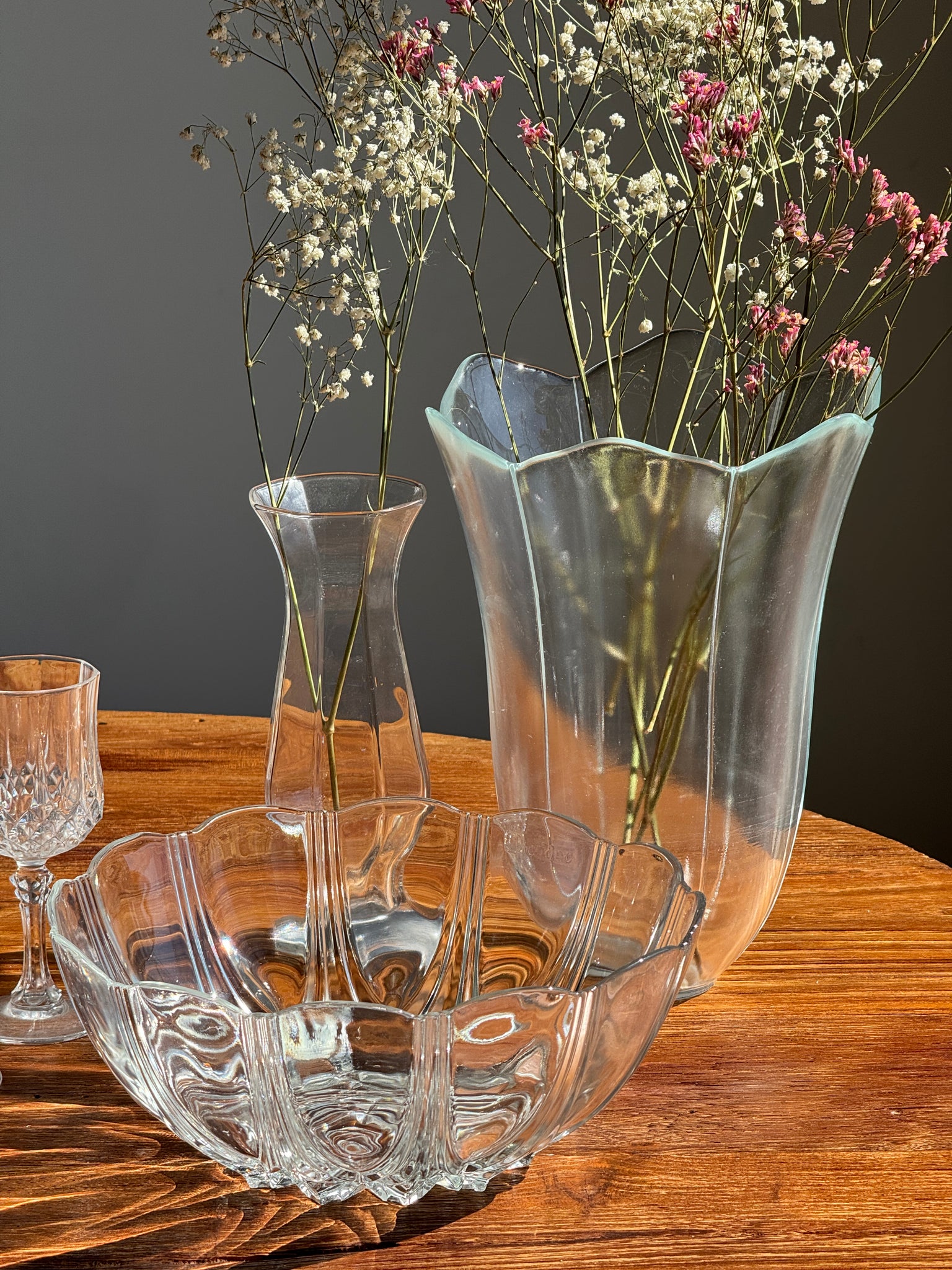 Petit saladier vintage en verre Arcoroc Codec à motifs de pétales stylisés D24