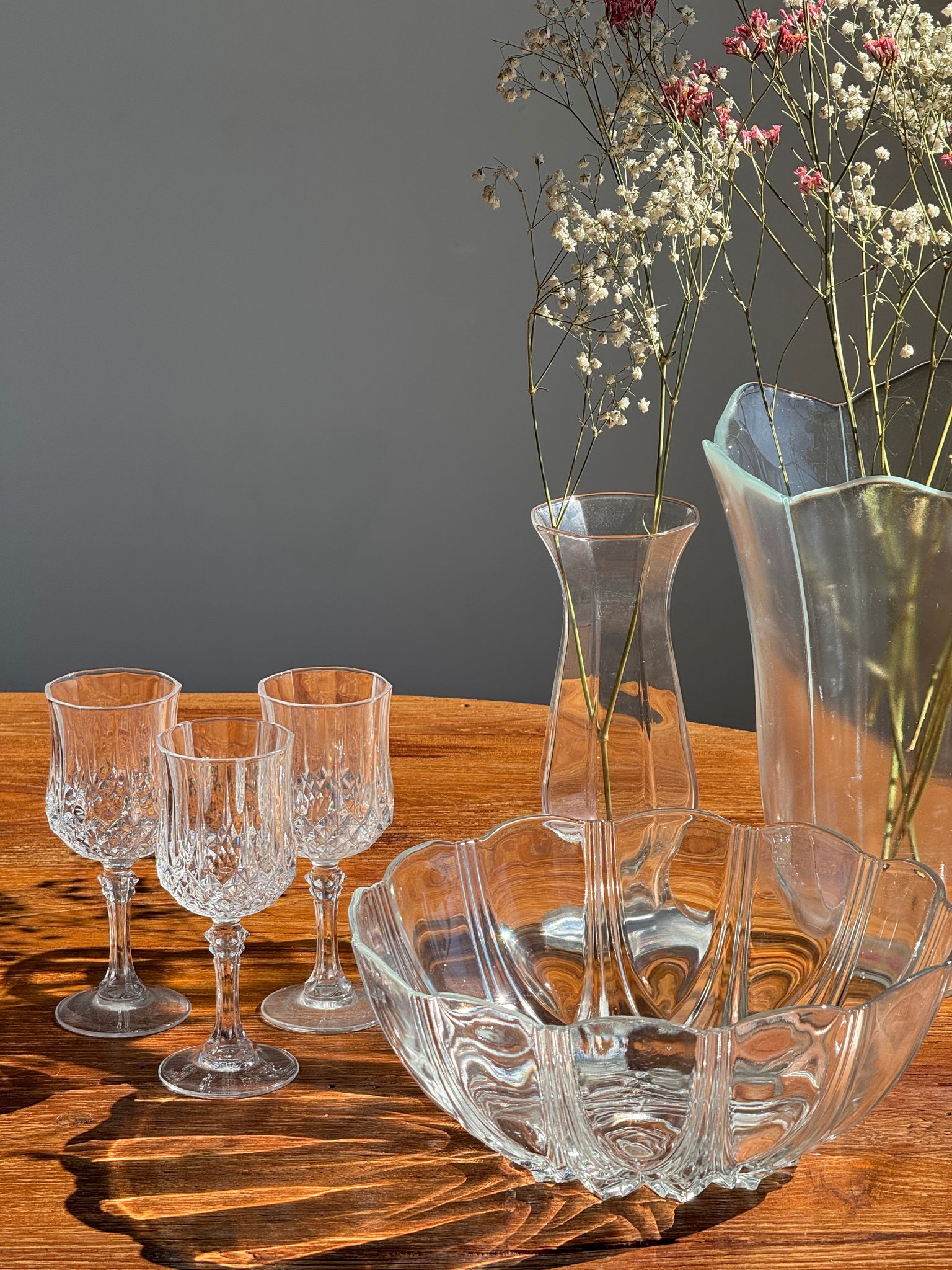 Petit saladier vintage en verre Arcoroc Codec à motifs de pétales stylisés D24