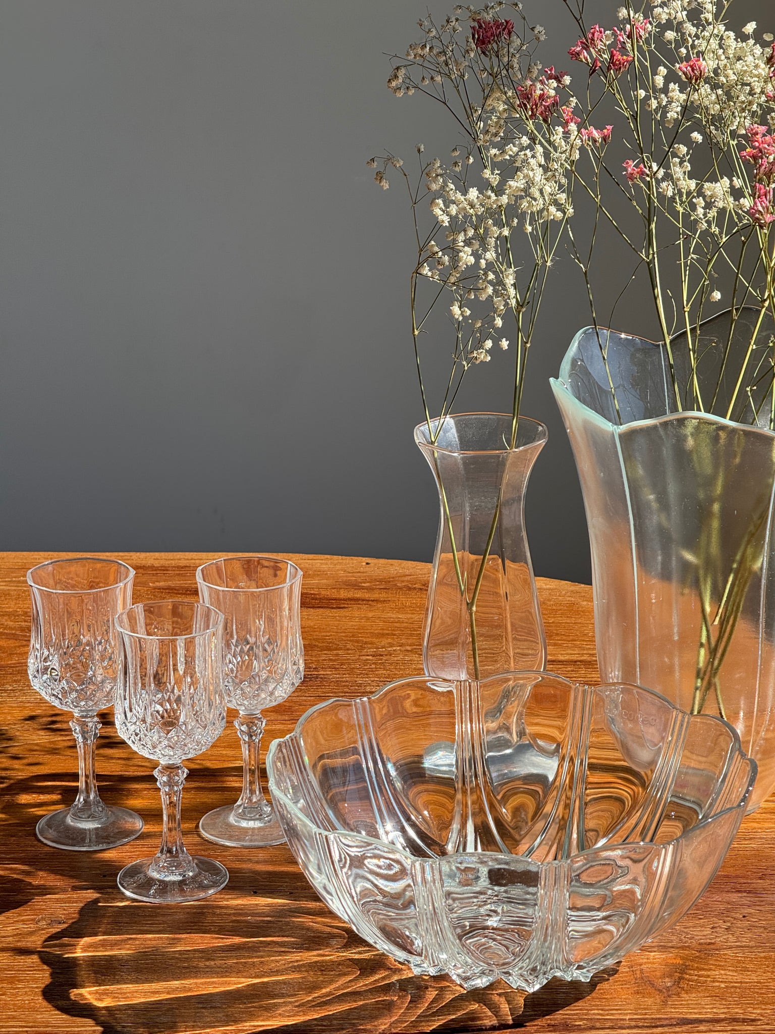 Petit saladier vintage en verre Arcoroc Codec à motifs de pétales stylisés D24