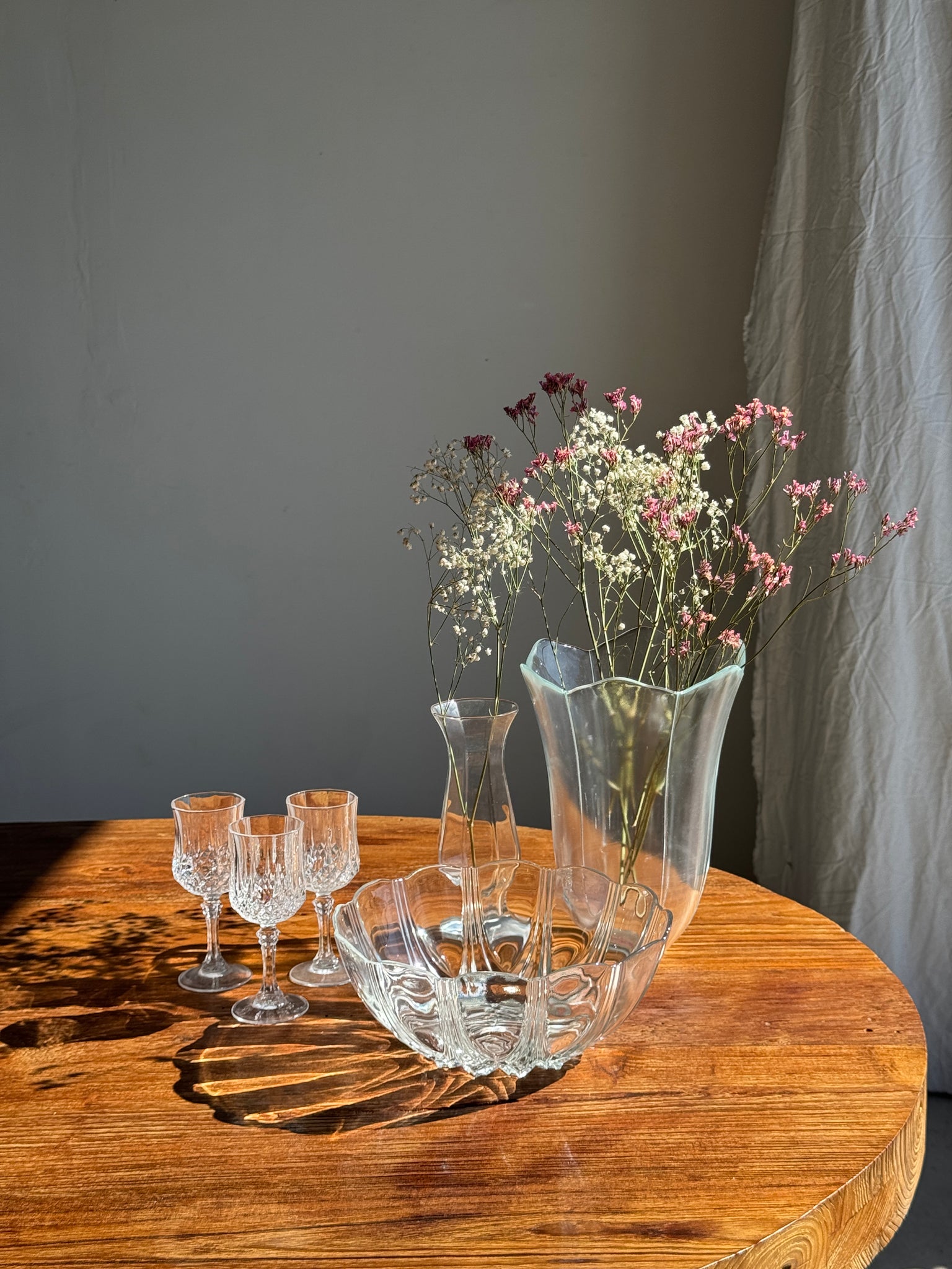 Petit saladier vintage en verre Arcoroc Codec à motifs de pétales stylisés D24