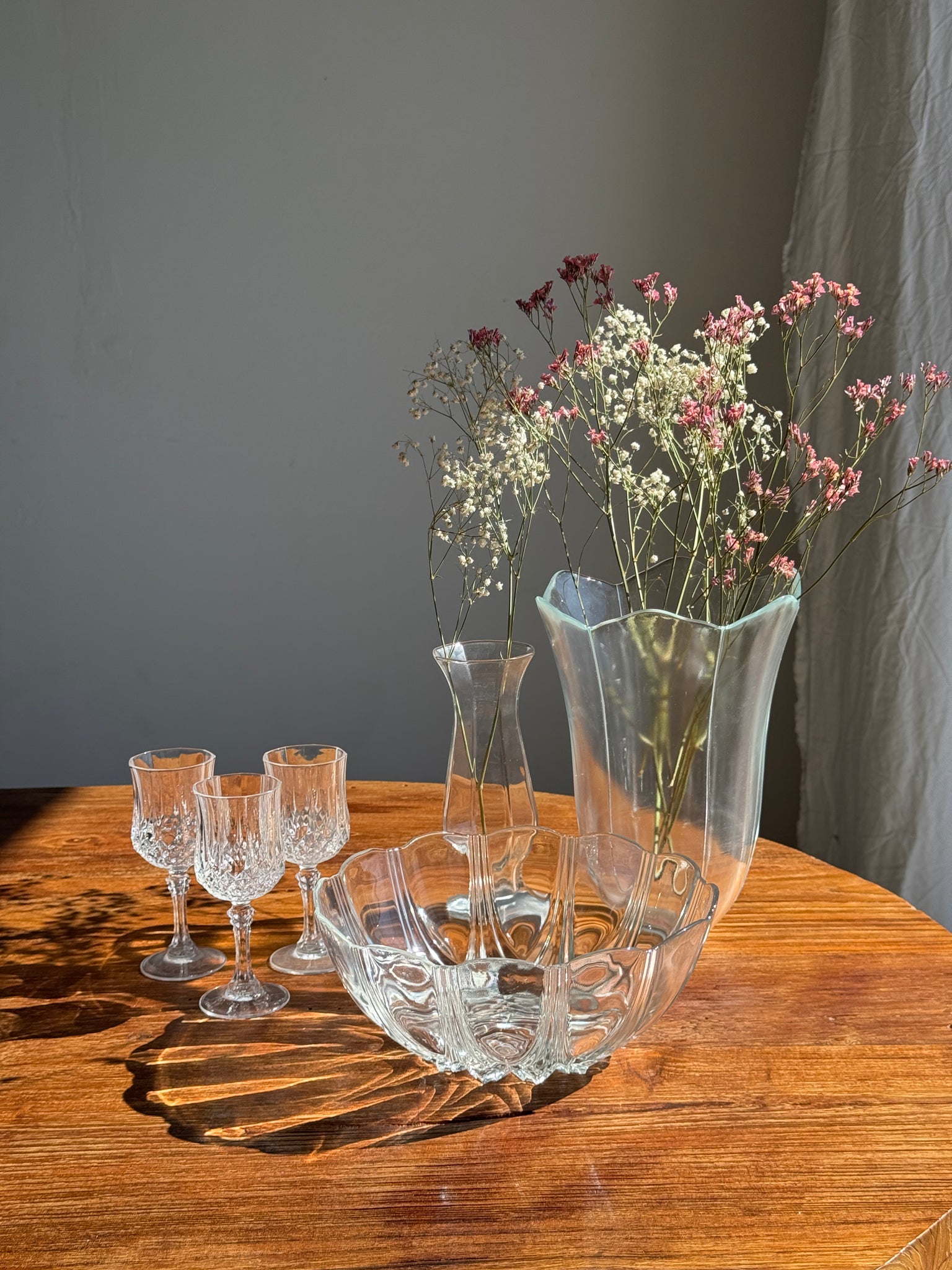 Petit saladier vintage en verre Arcoroc Codec à motifs de pétales stylisés D24