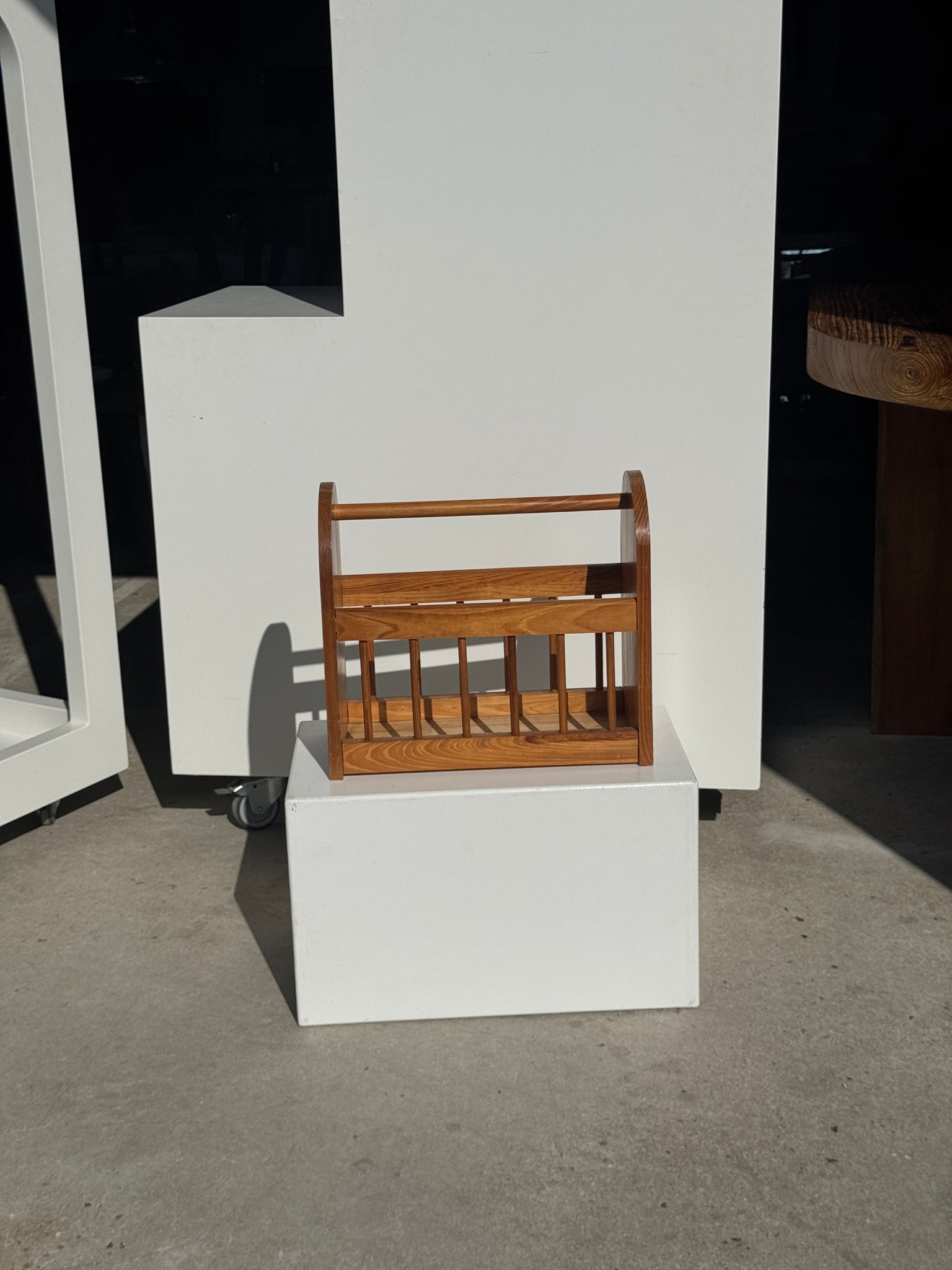 Porte-revue en pin 35x40