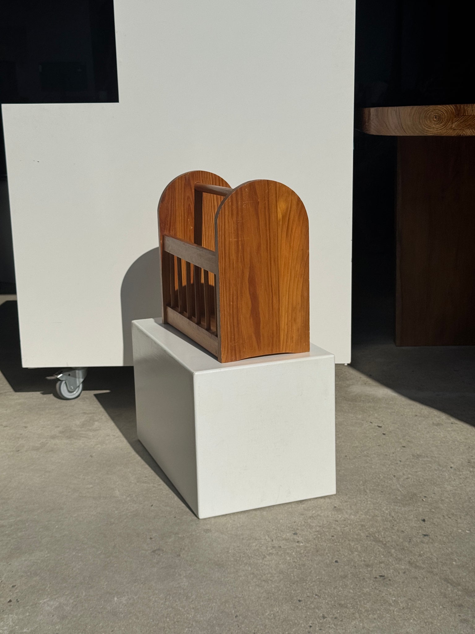 Porte-revue en pin 35x40