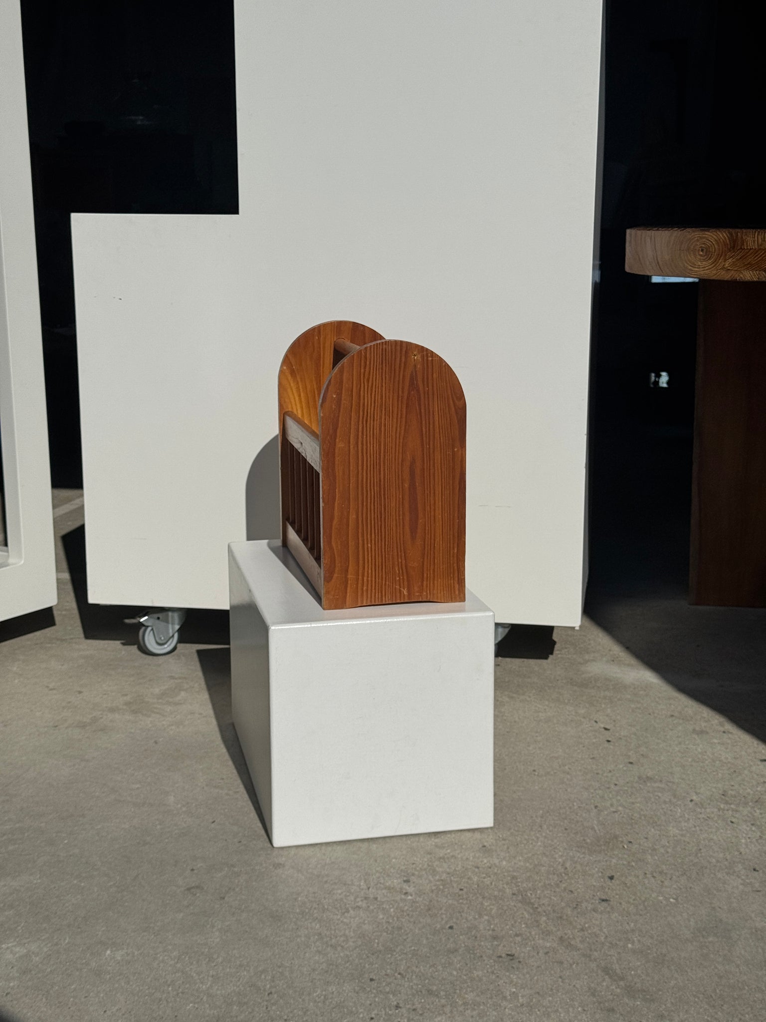 Porte-revue en pin 35x40