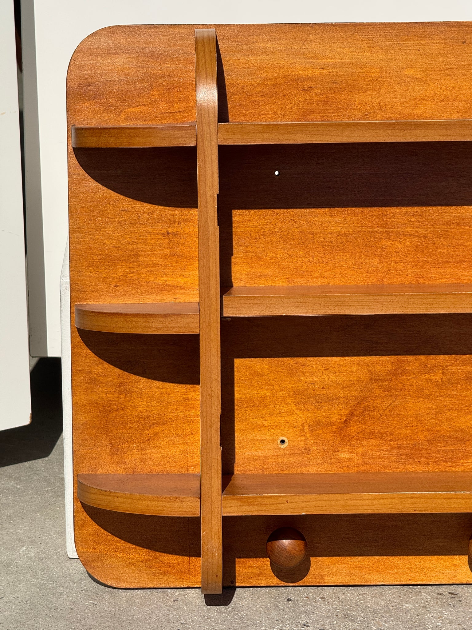 Etagère murale moderniste en bois vintage 80x55