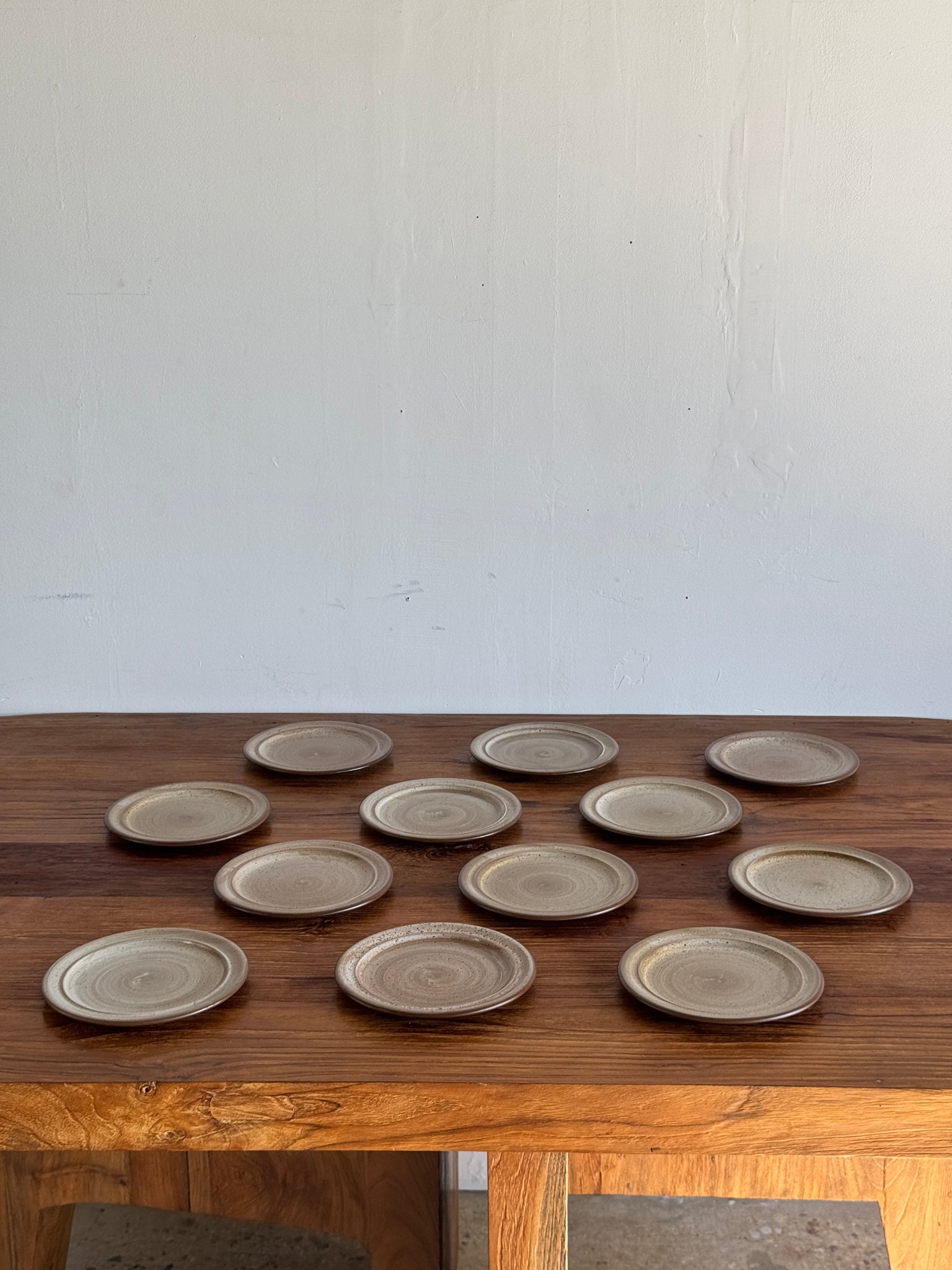 Lot de 12 assiettes à dessert en grès Niderville