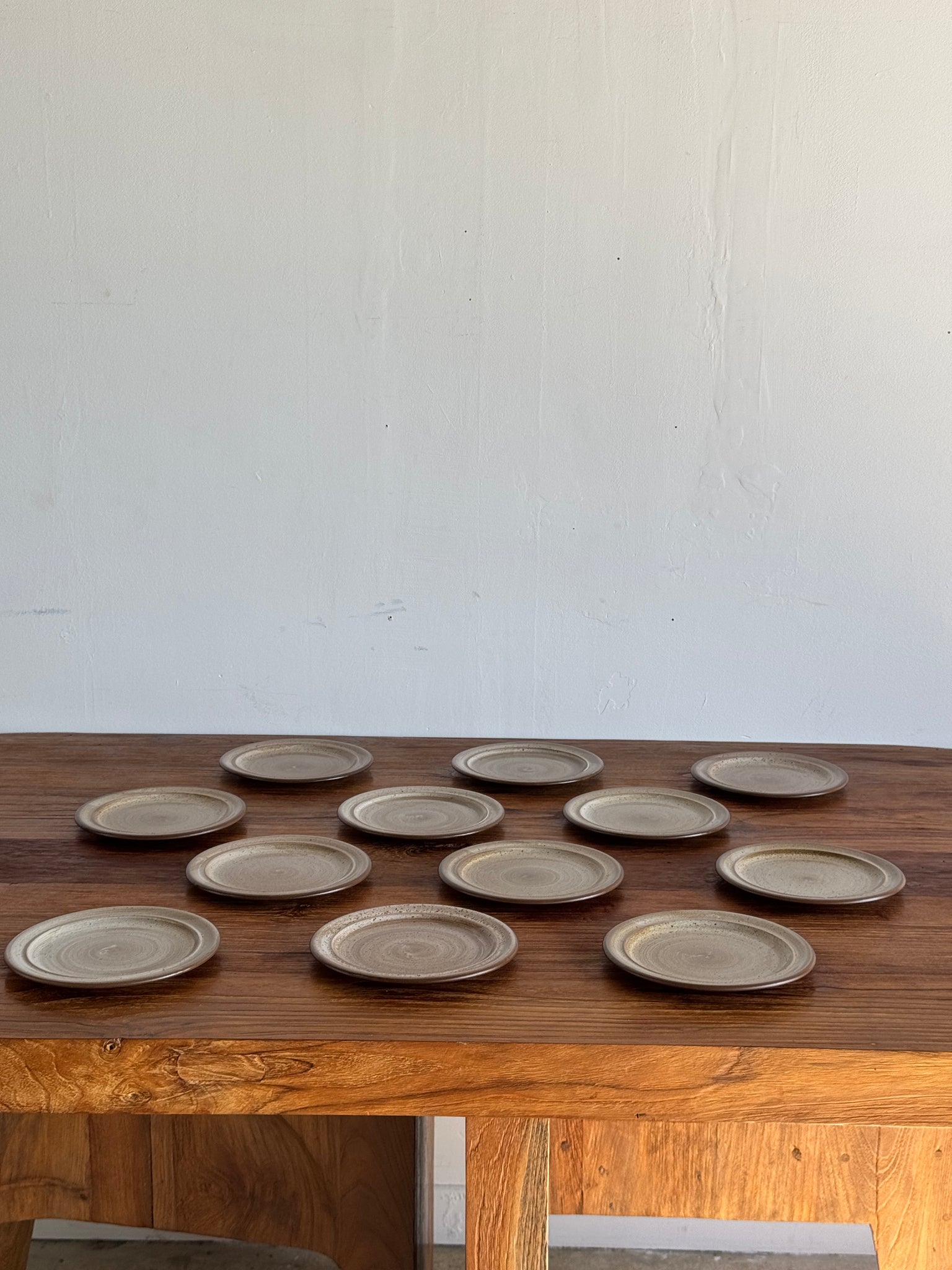 Lot de 12 assiettes à dessert en grès Niderville