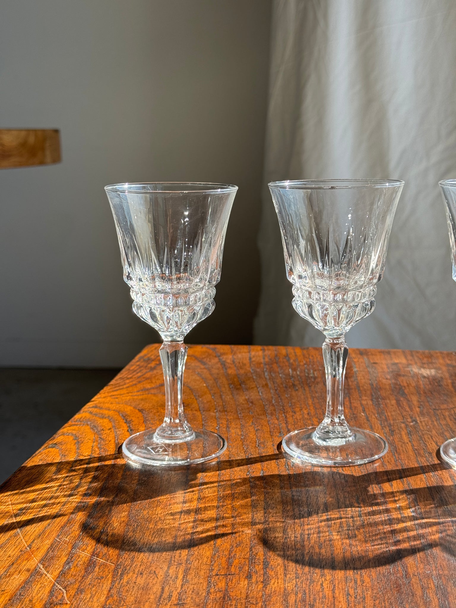 Lot de 5 verres classiques évasés à pied