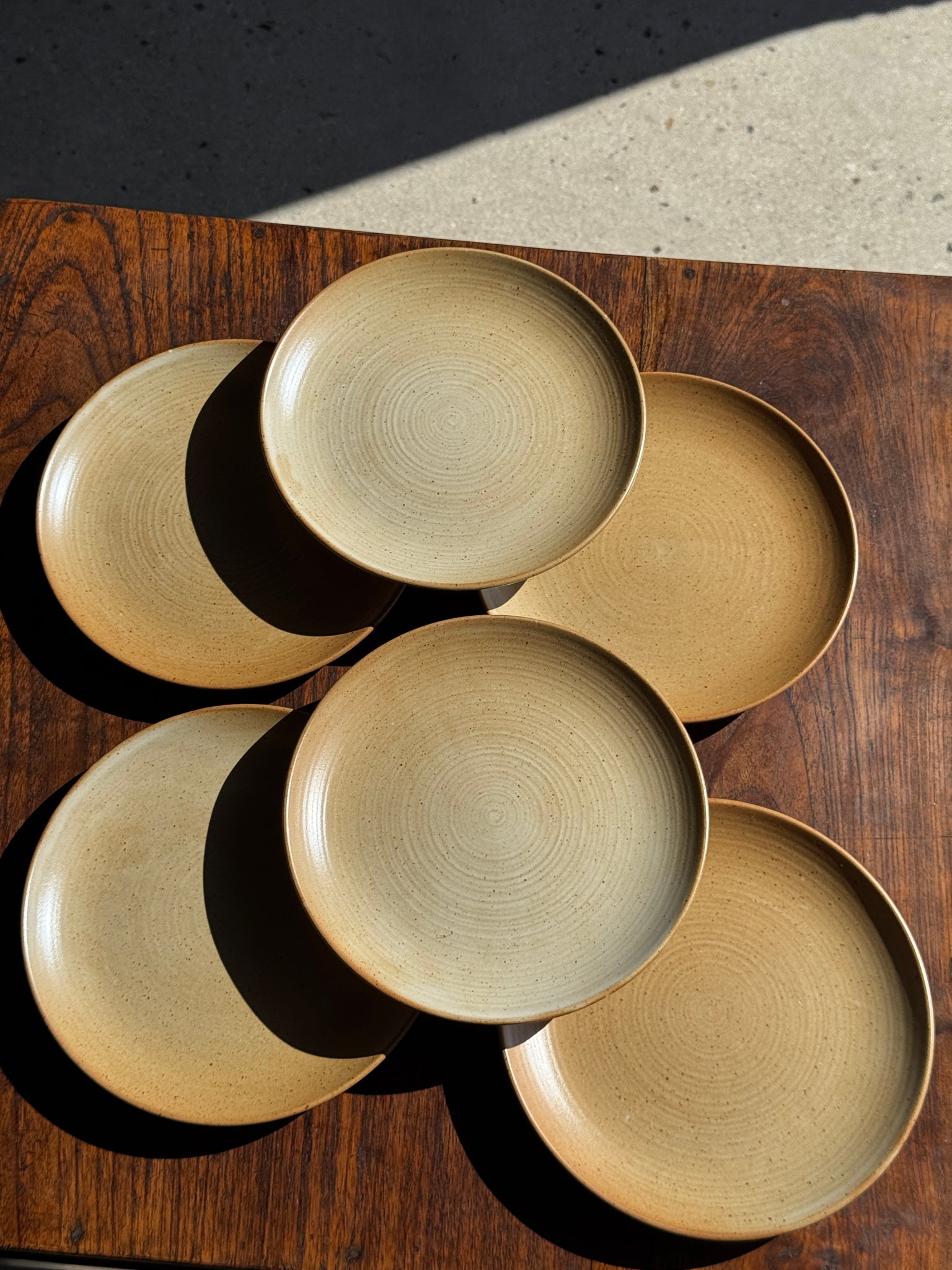Lot de 6 assiettes à dessert en grès