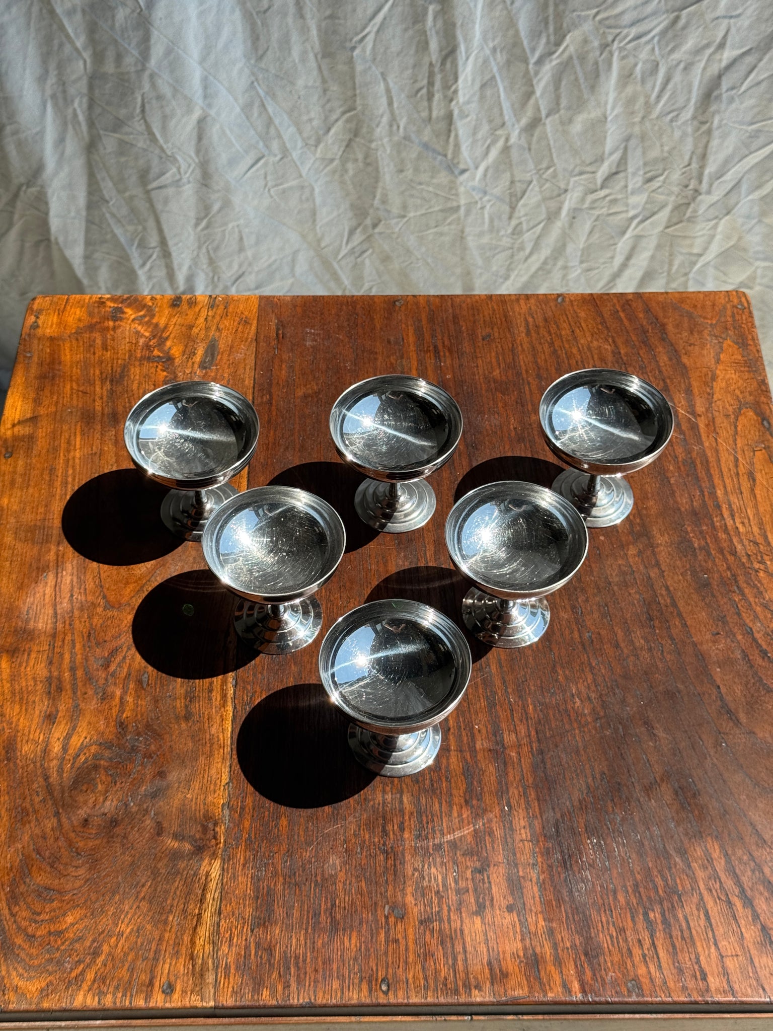 Lot de 6 coupes à glace sur pied géométrique circulaire en métal