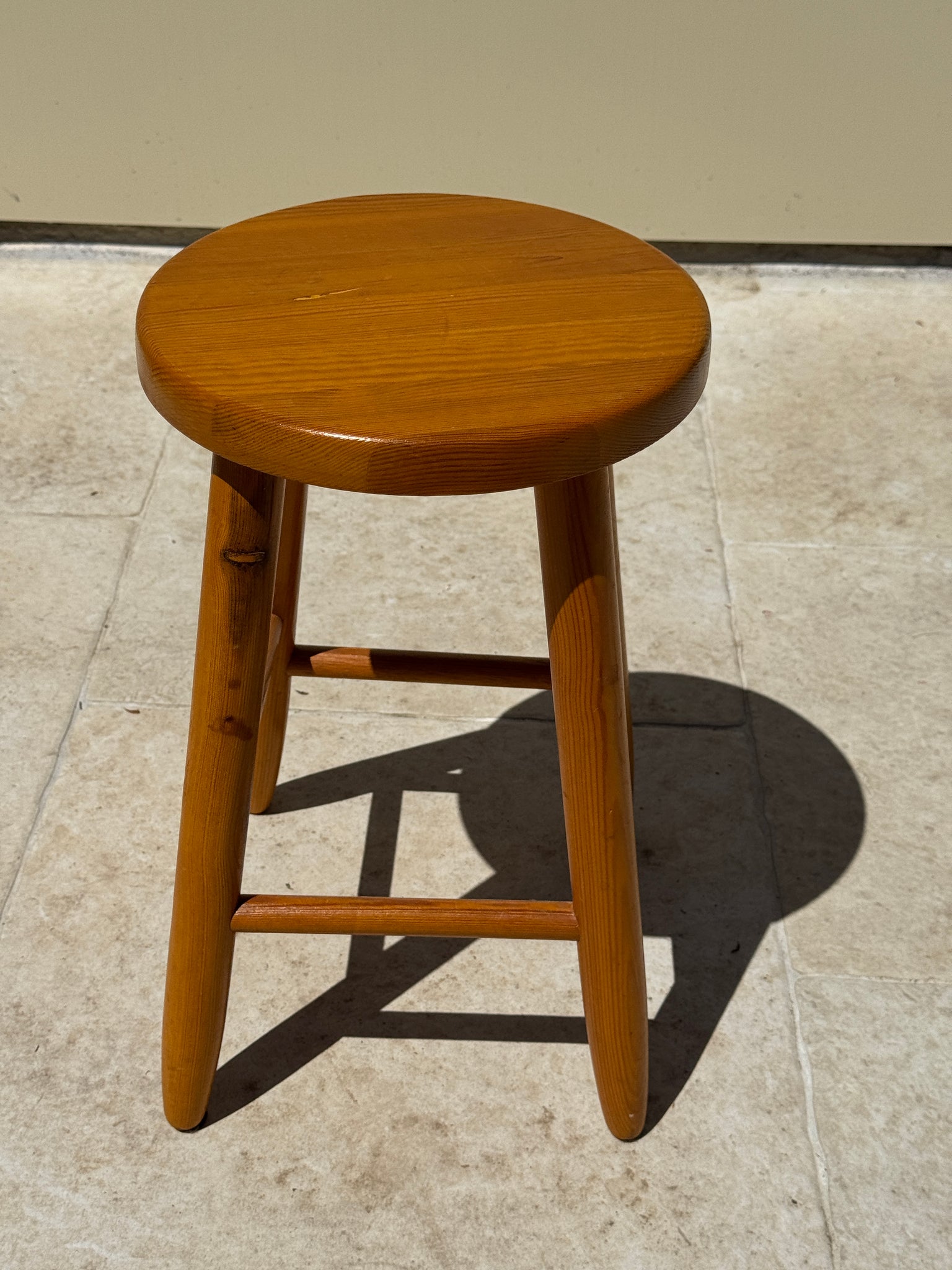 Tabouret en pin quadripode vintage