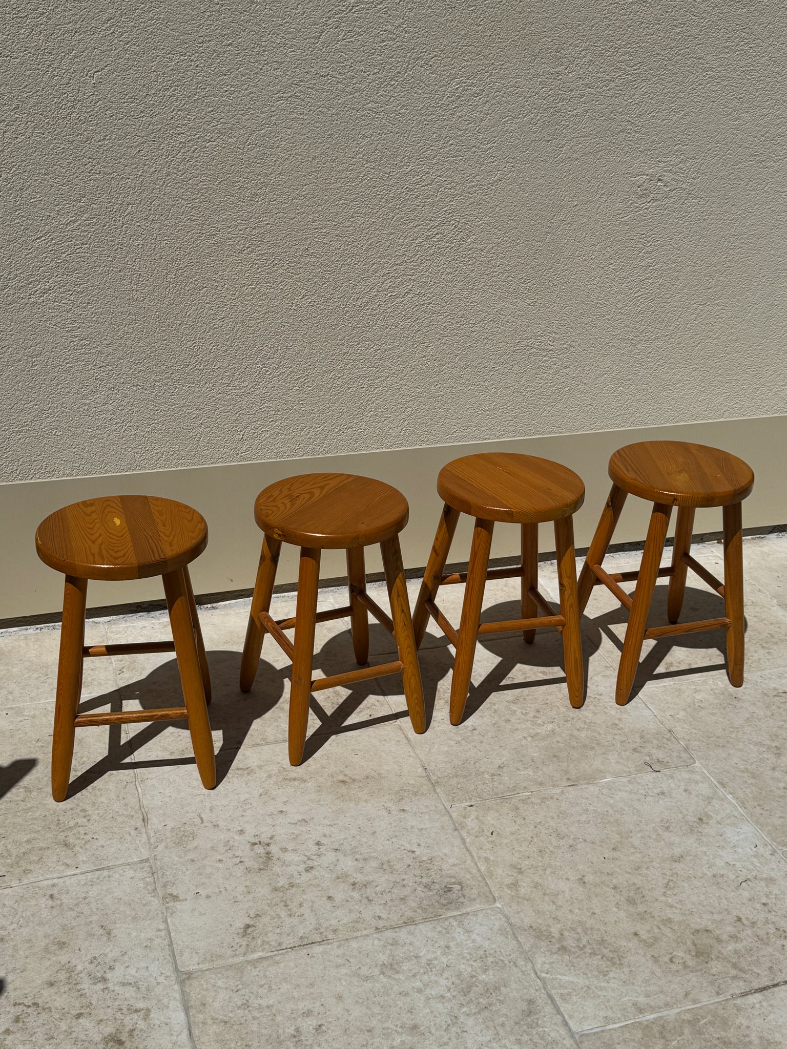 Tabouret en pin quadripode vintage