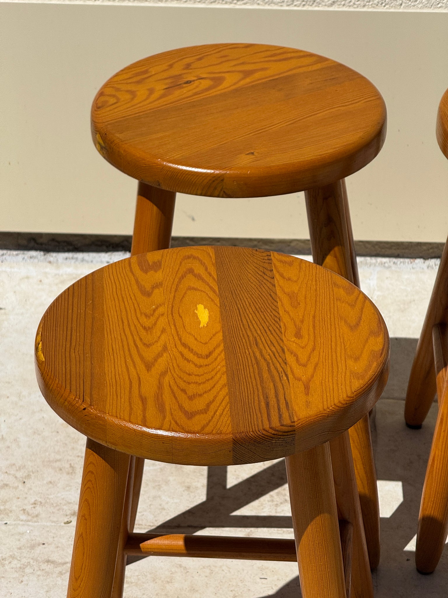 Tabouret en pin quadripode vintage