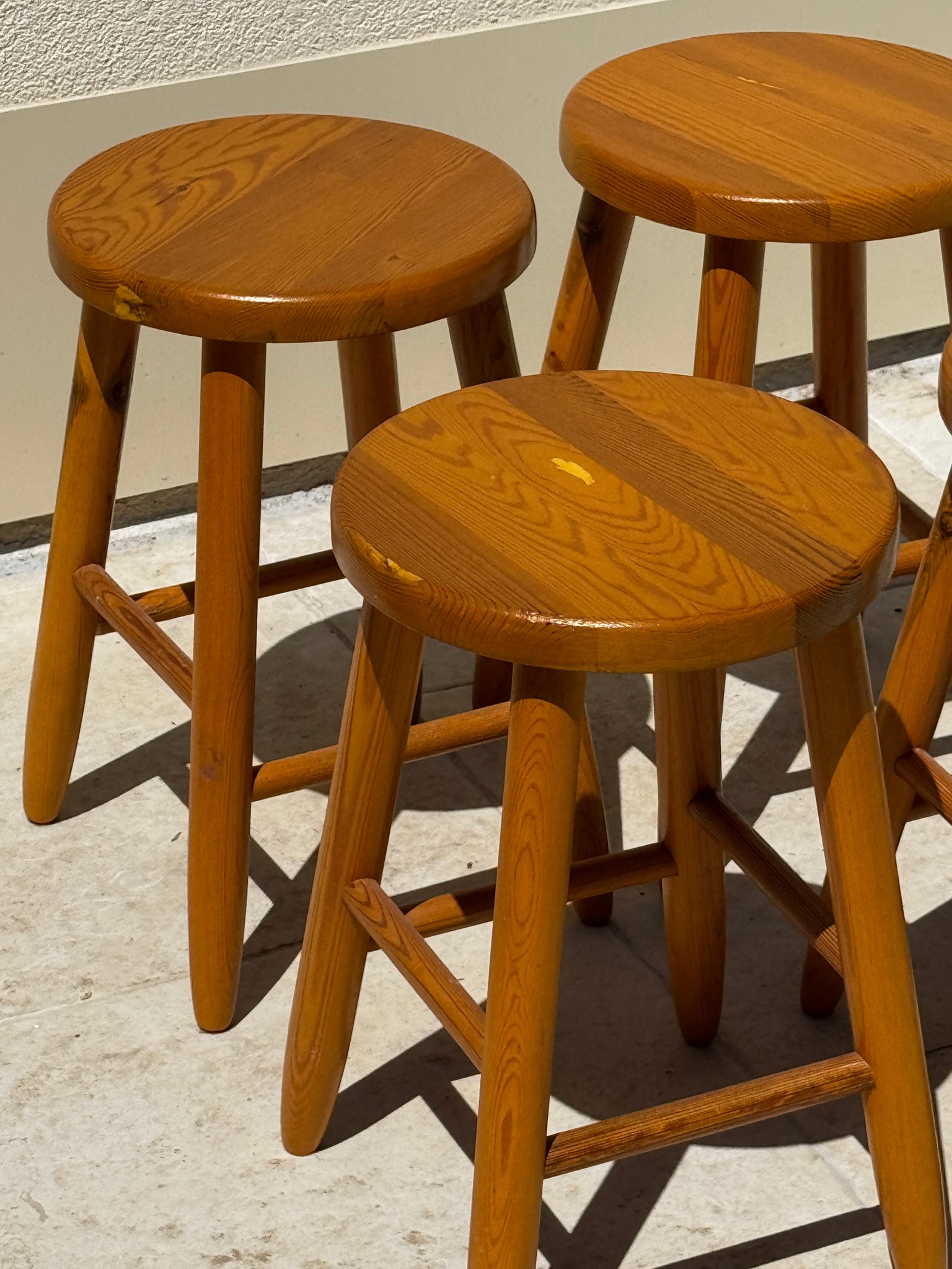 Tabouret en pin quadripode vintage