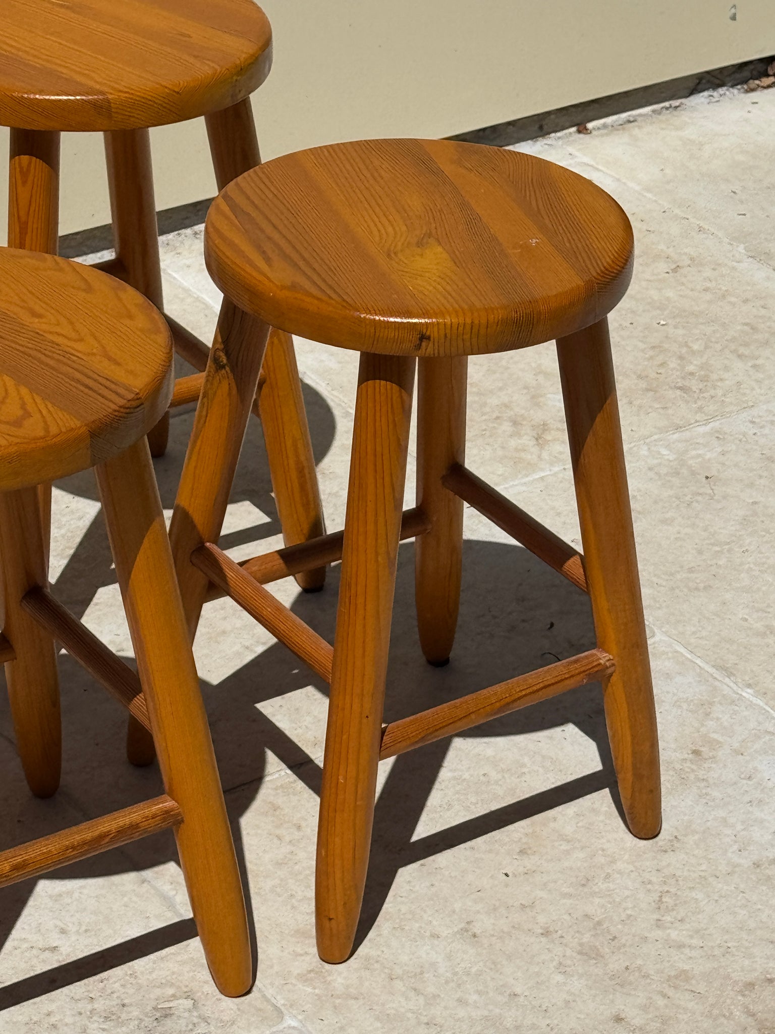 Tabouret en pin quadripode vintage